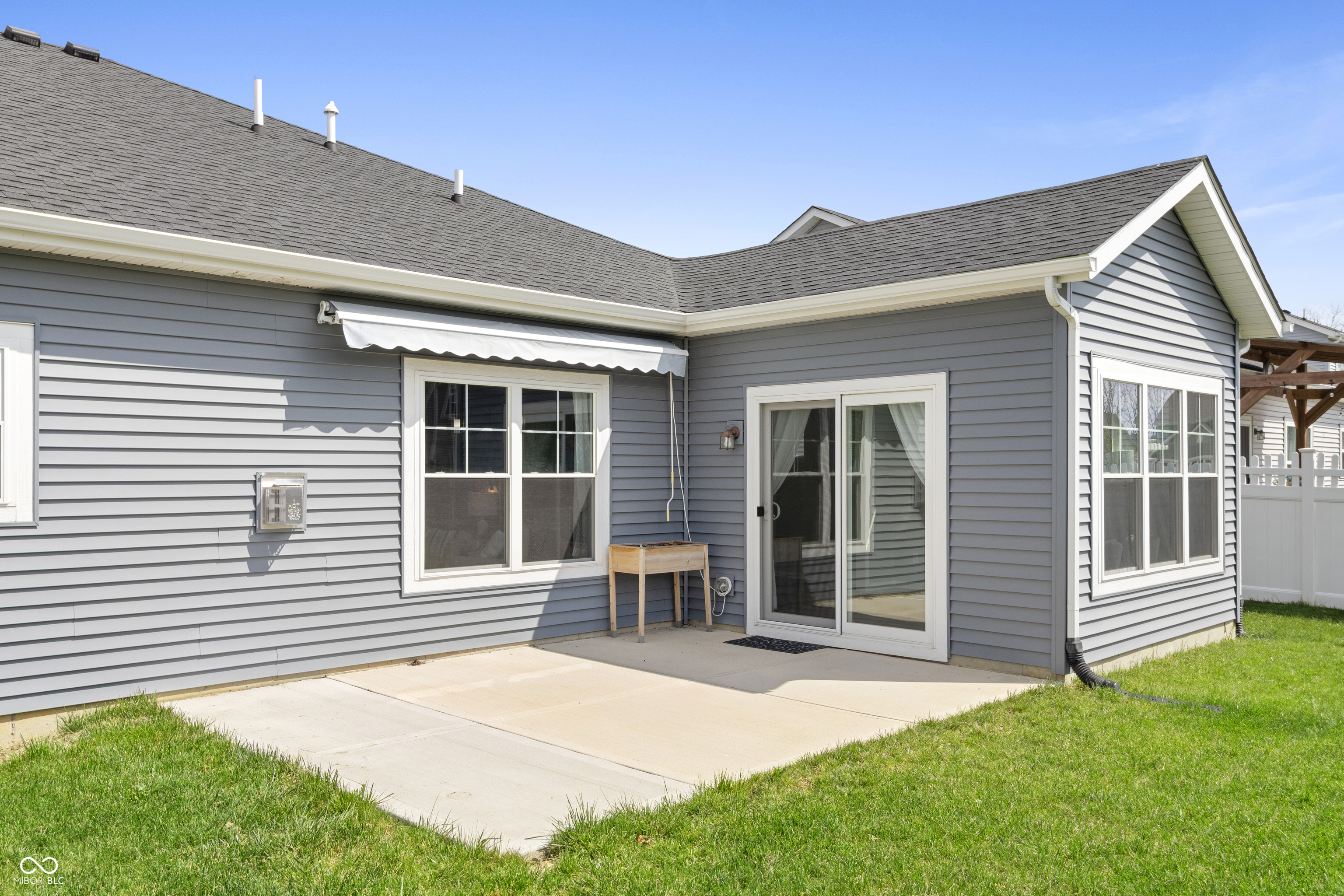 887 Rattlebox Lane