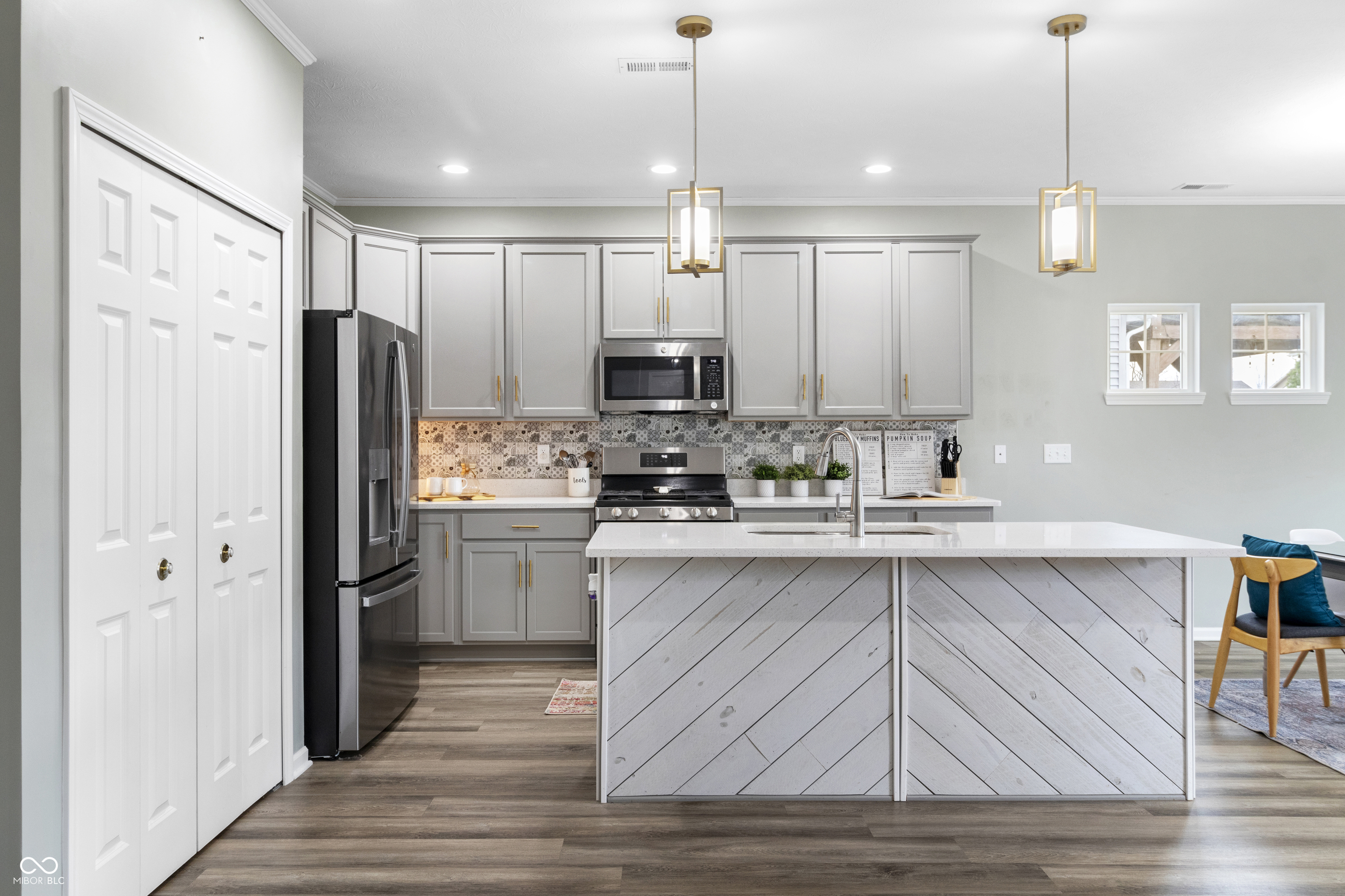 887 Rattlebox Lane