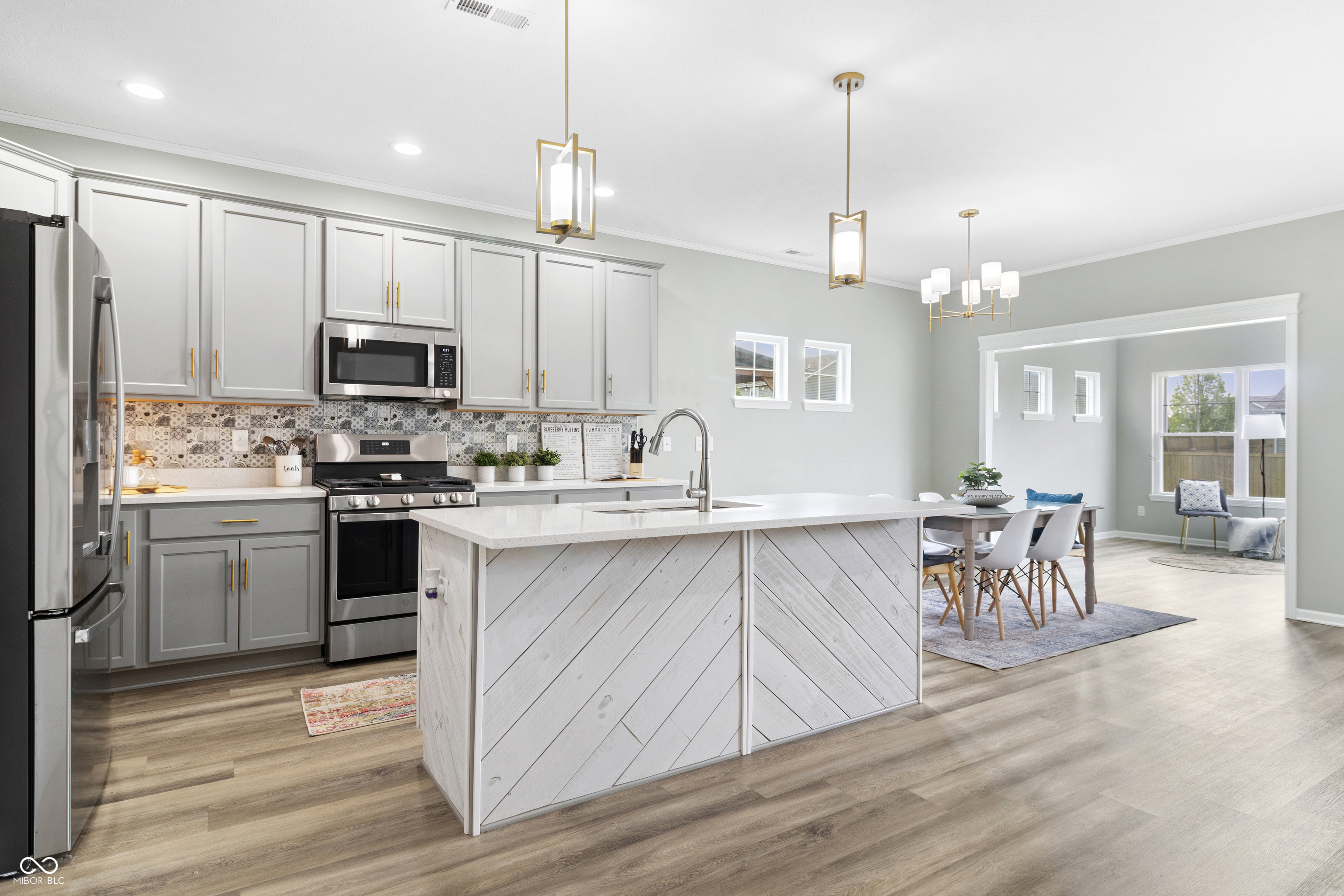 887 Rattlebox Lane