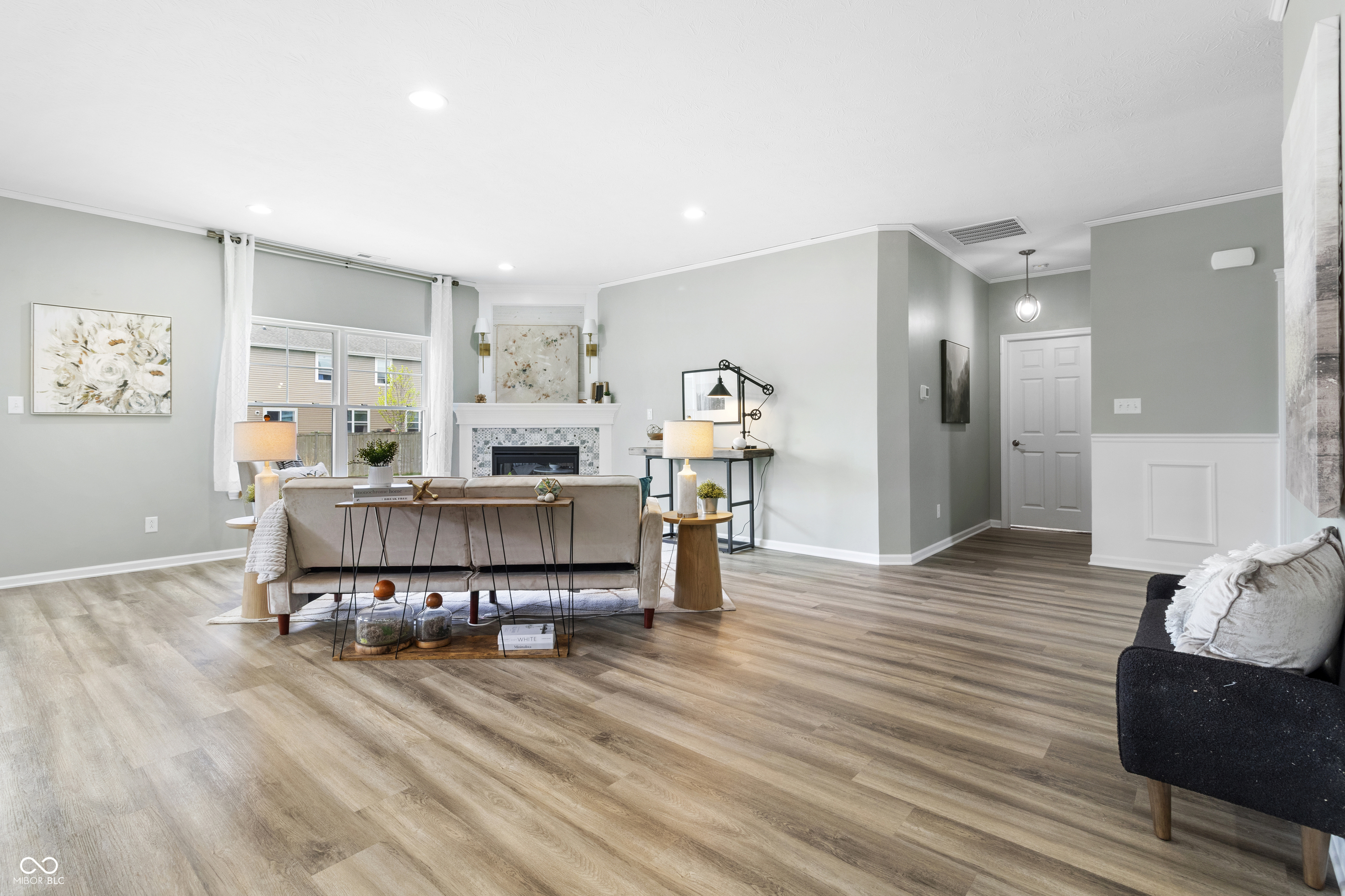 887 Rattlebox Lane