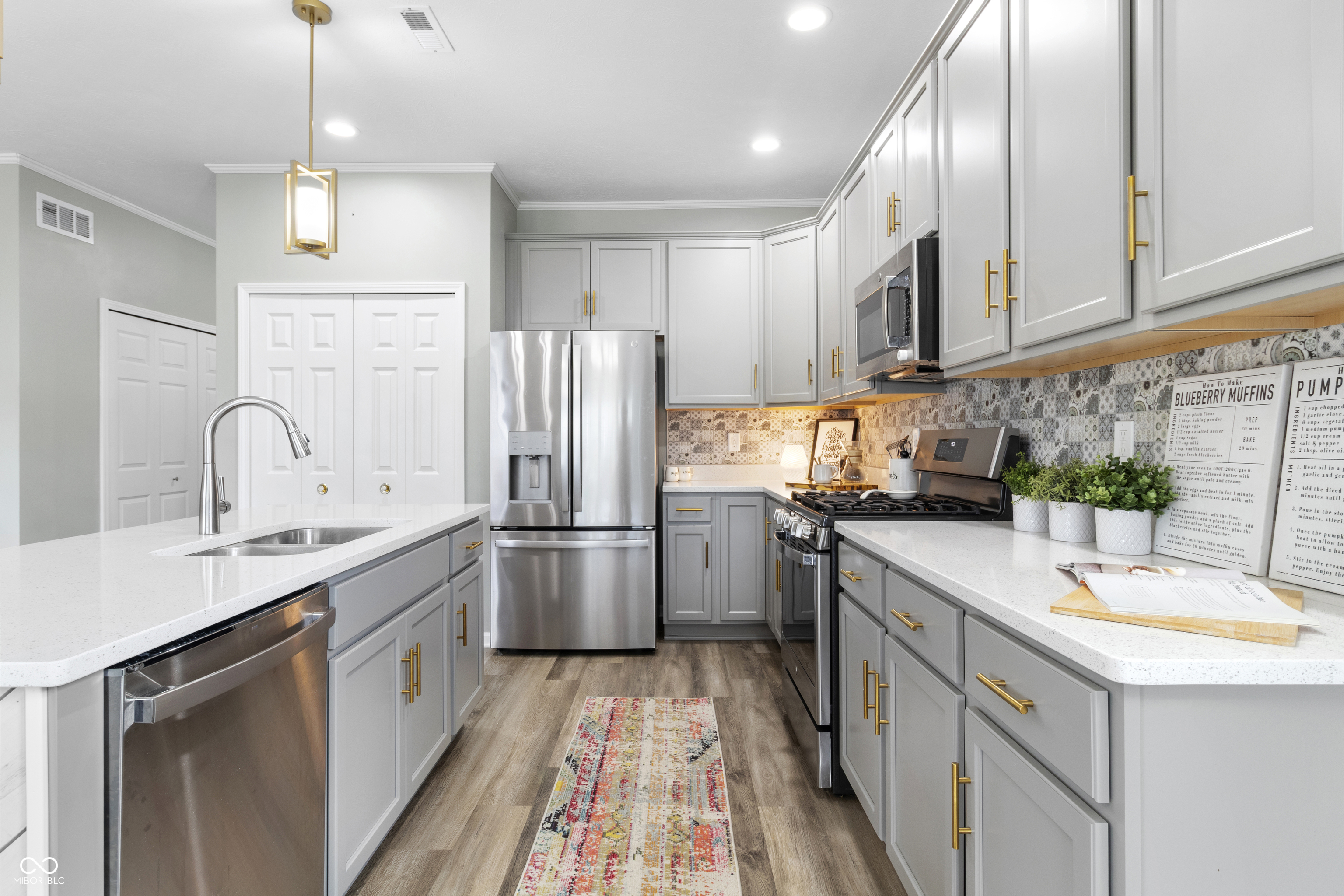 887 Rattlebox Lane