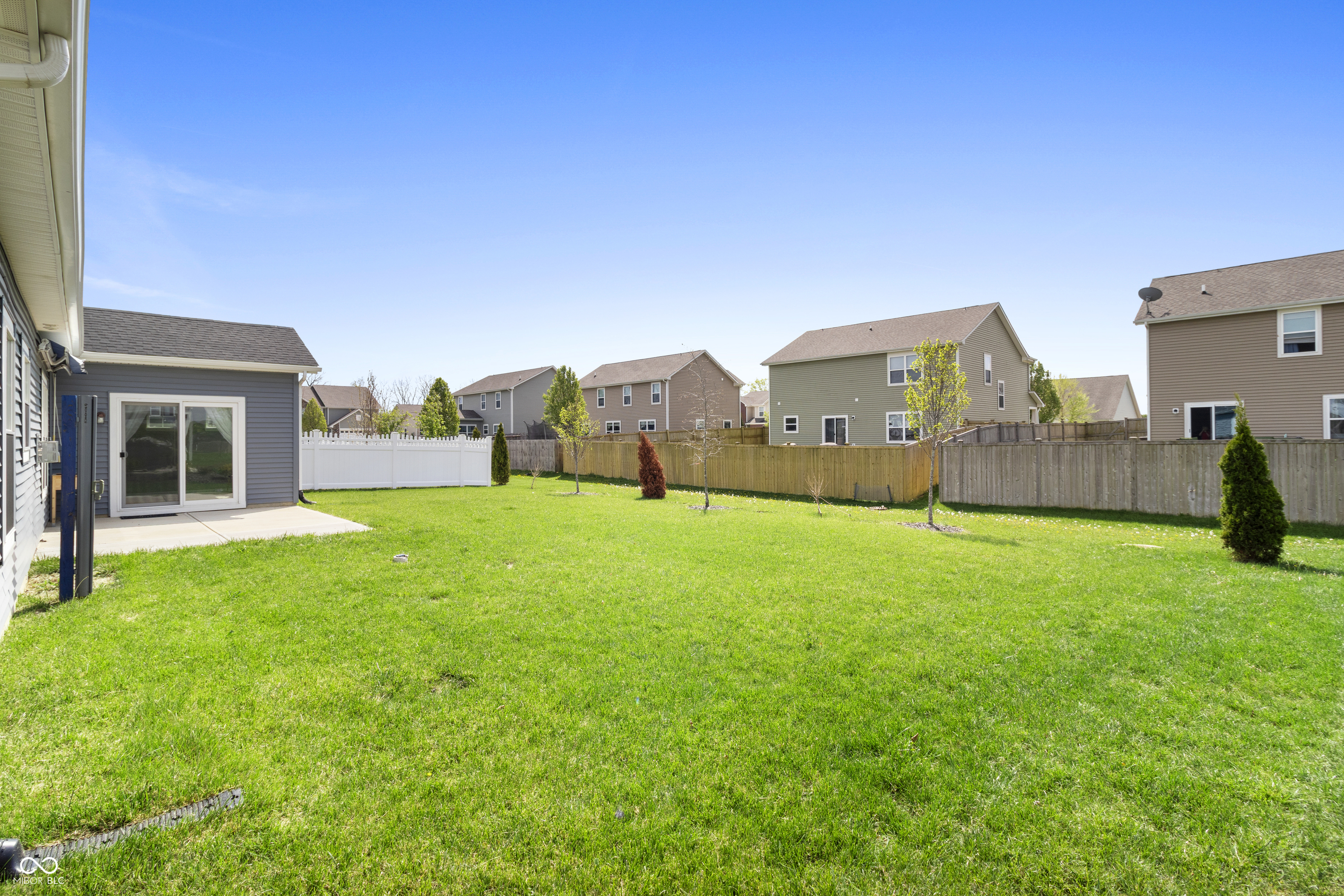 887 Rattlebox Lane