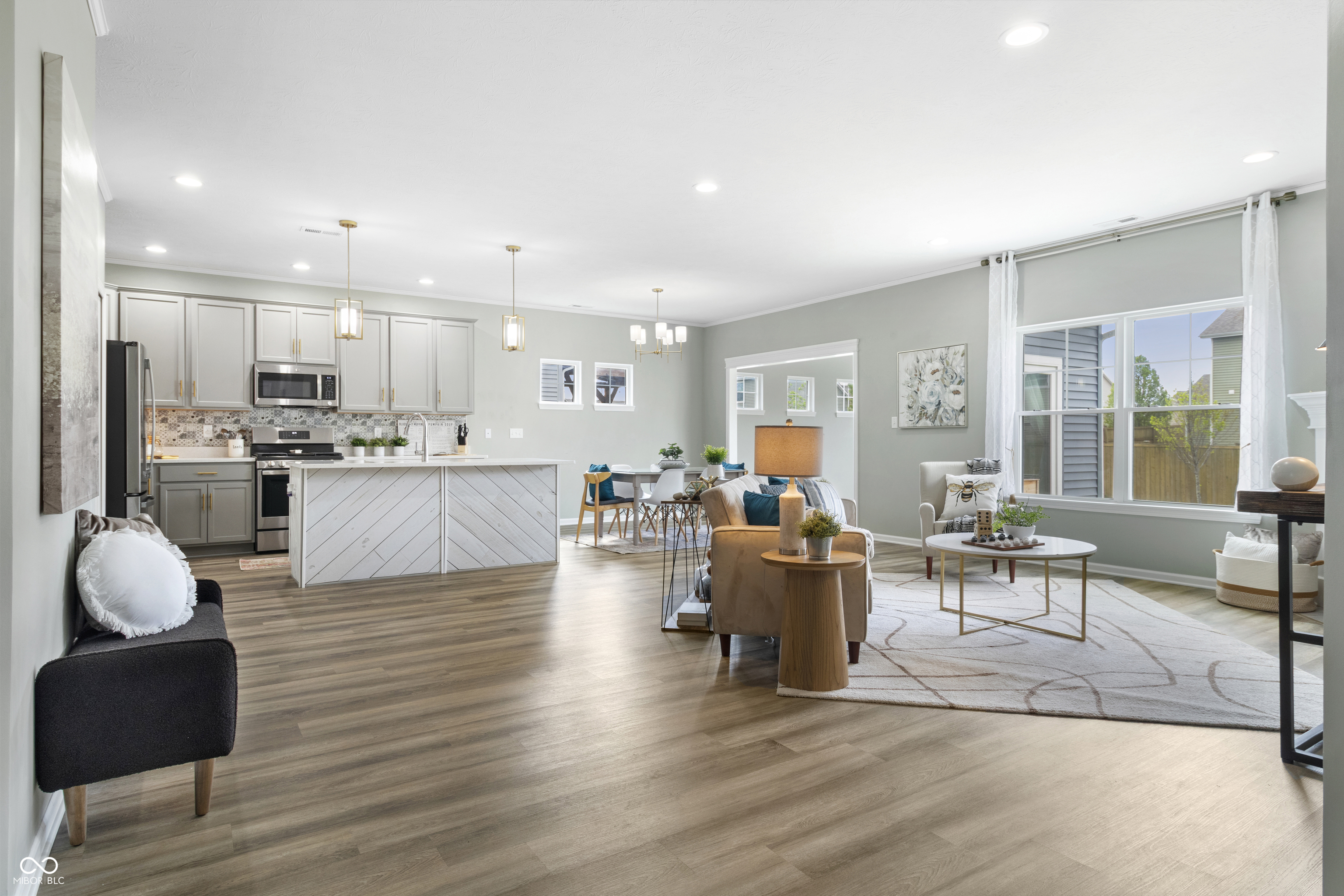 887 Rattlebox Lane