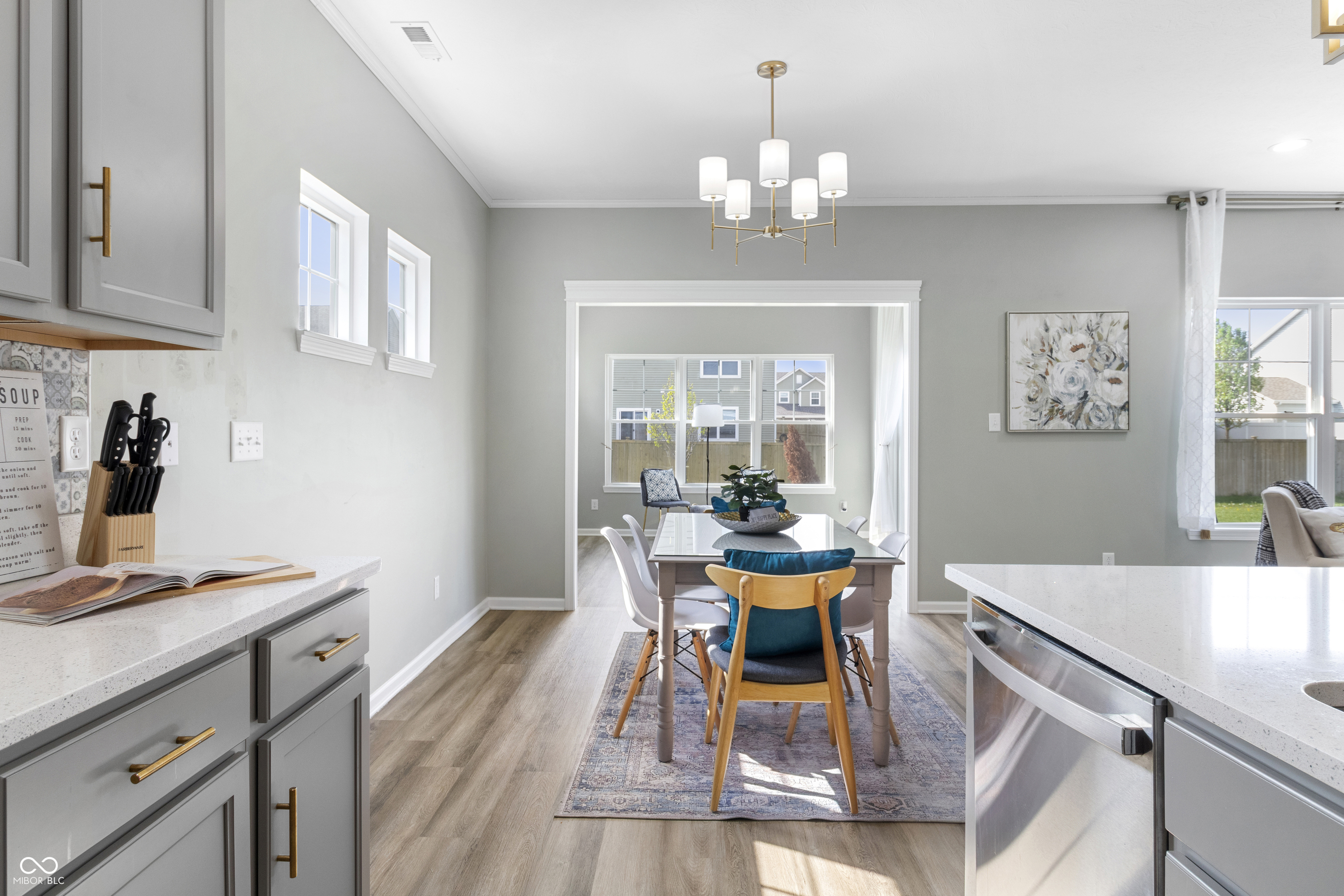 887 Rattlebox Lane