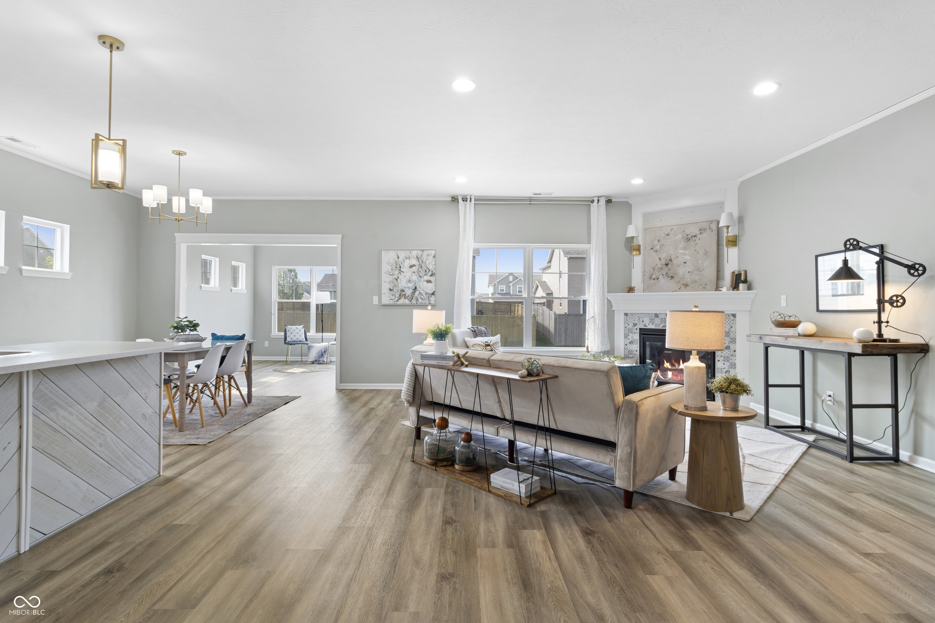 887 Rattlebox Lane