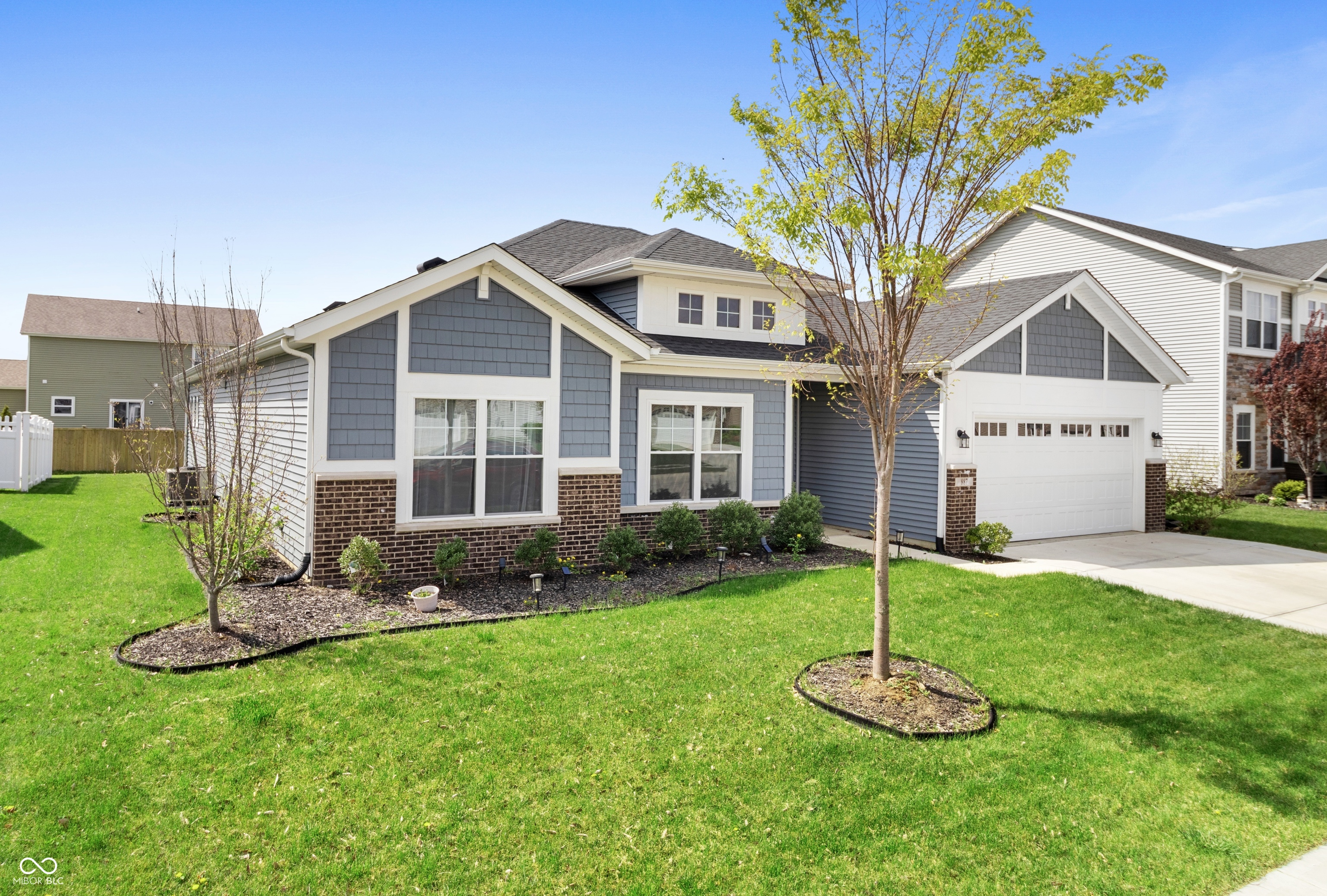 887 Rattlebox Lane