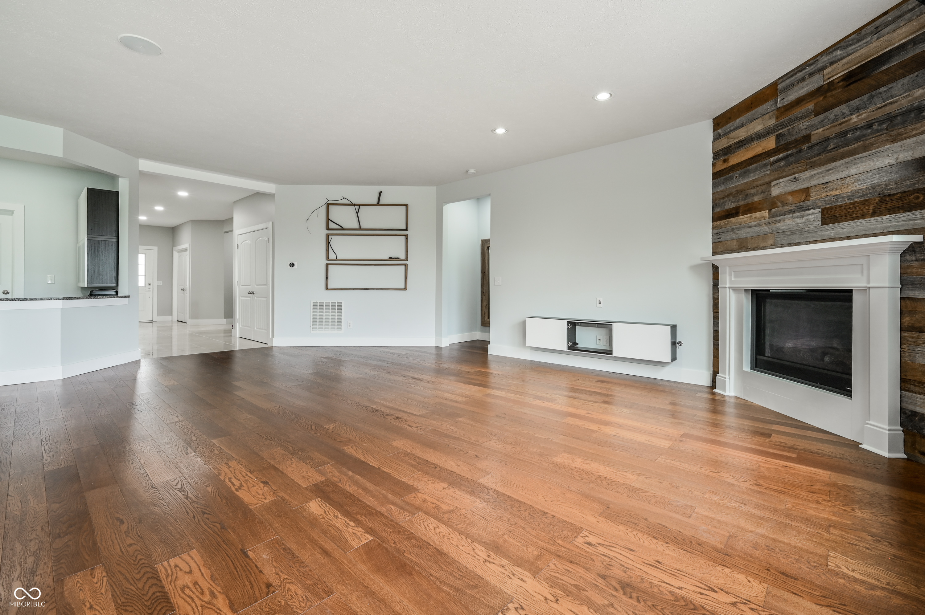 8906 Banner Drive
