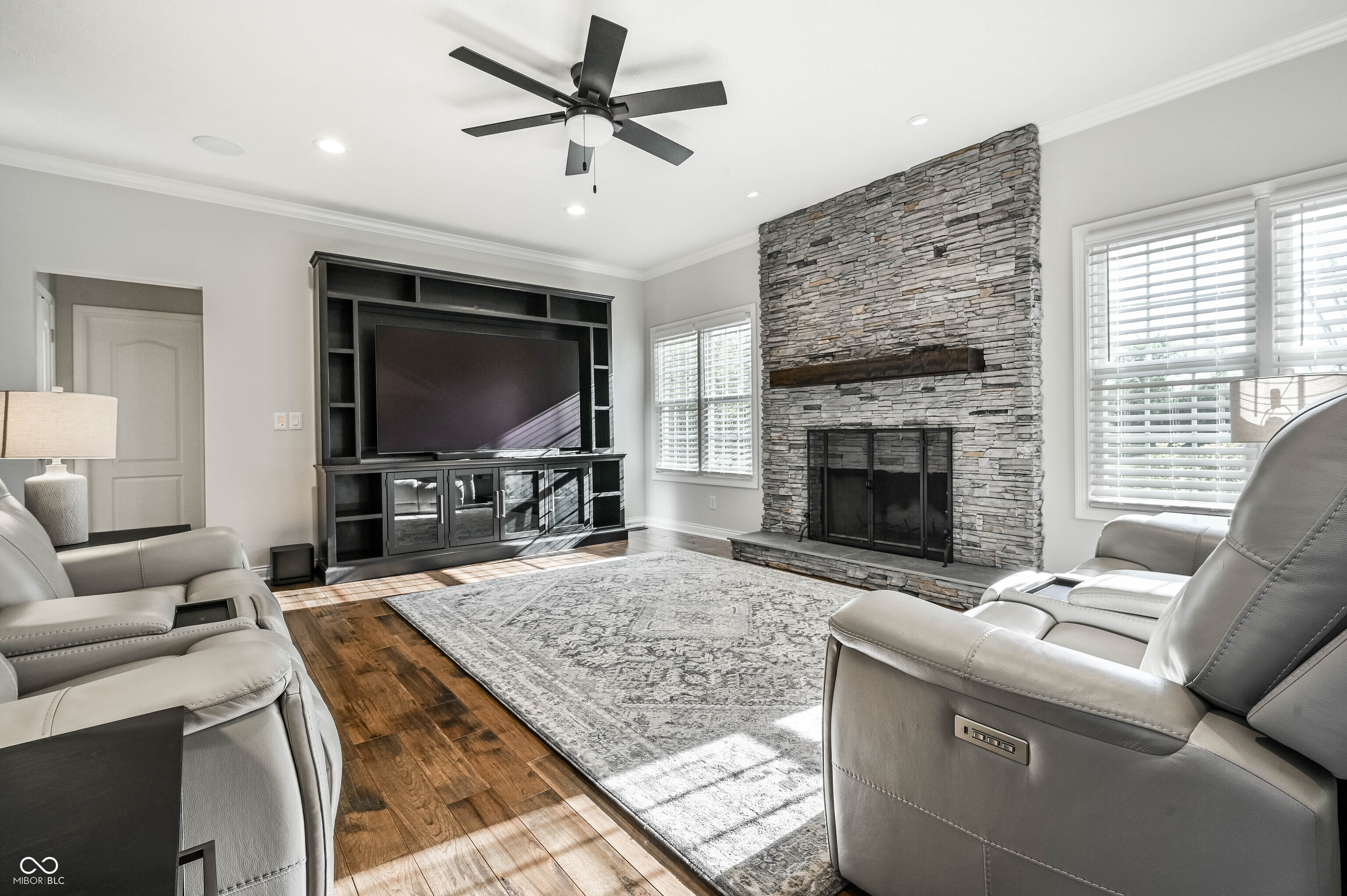 3607 Mossy Rock Drive