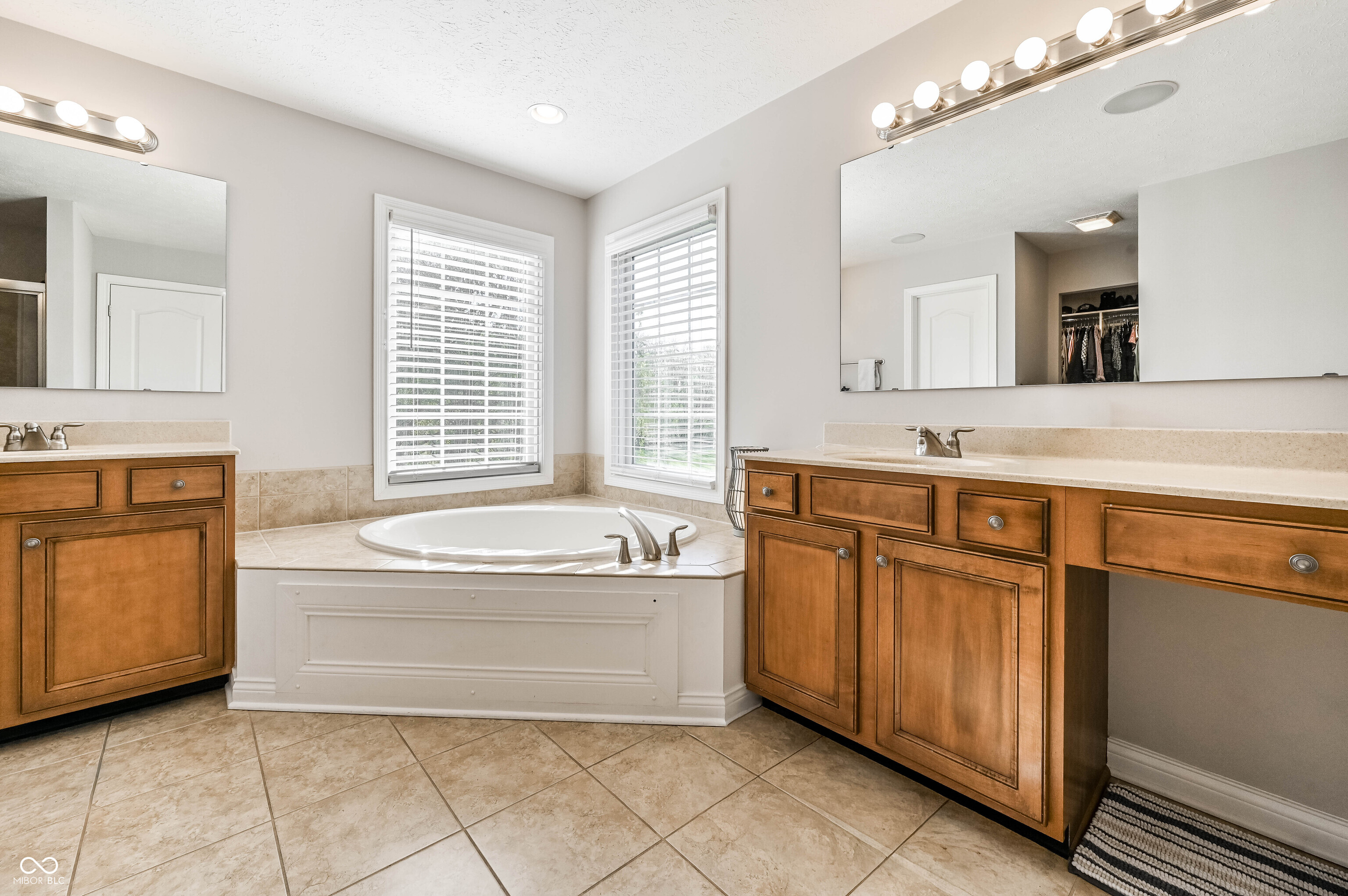 3607 Mossy Rock Drive