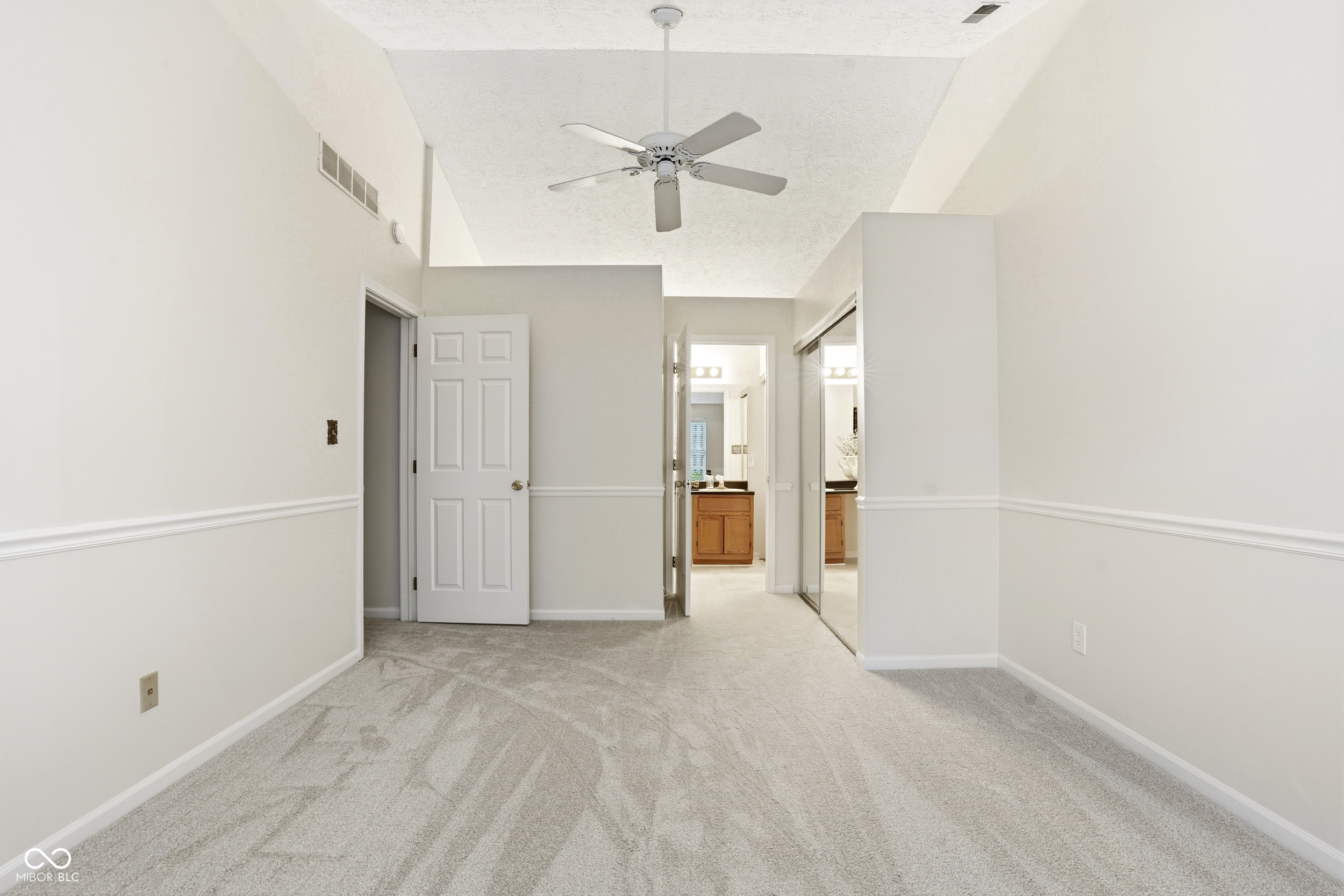 9652 Pine Ridge East Drive