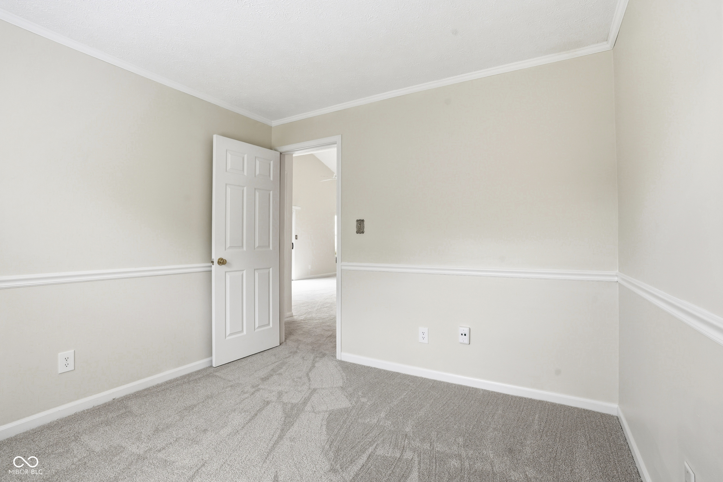 9652 Pine Ridge East Drive