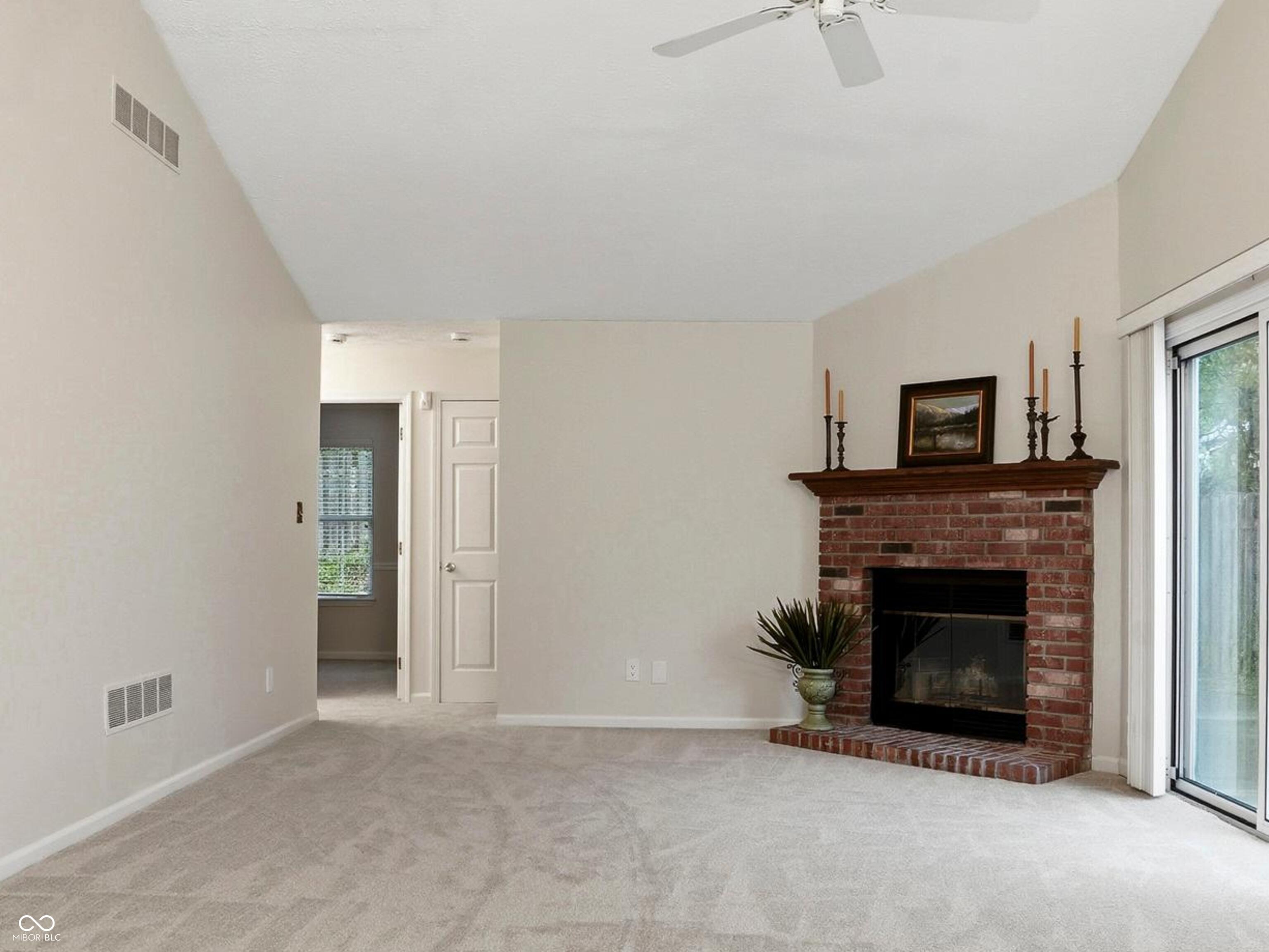 9652 Pine Ridge East Drive