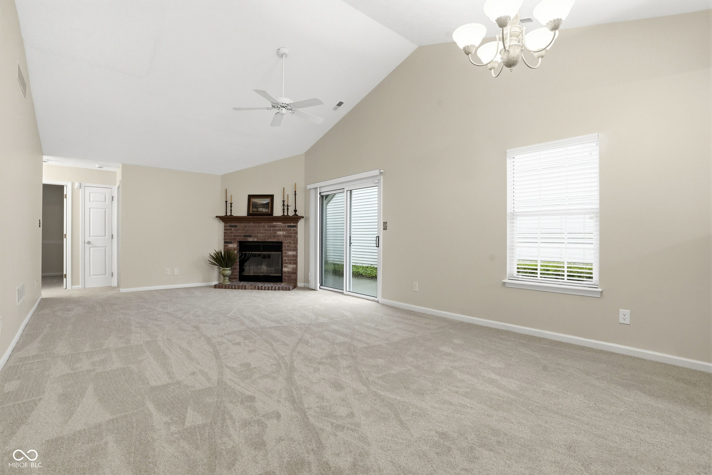 9652 Pine Ridge East Drive