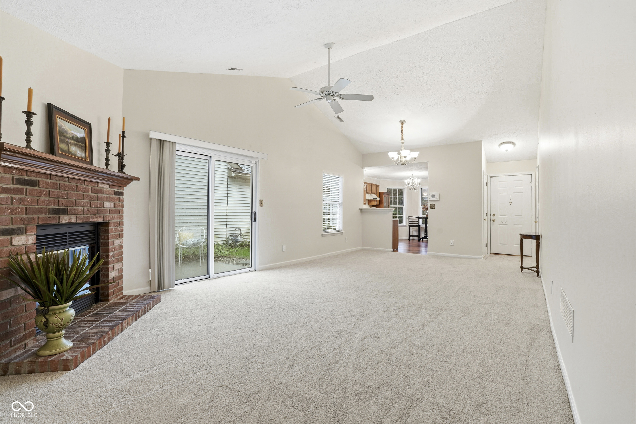 9652 Pine Ridge East Drive