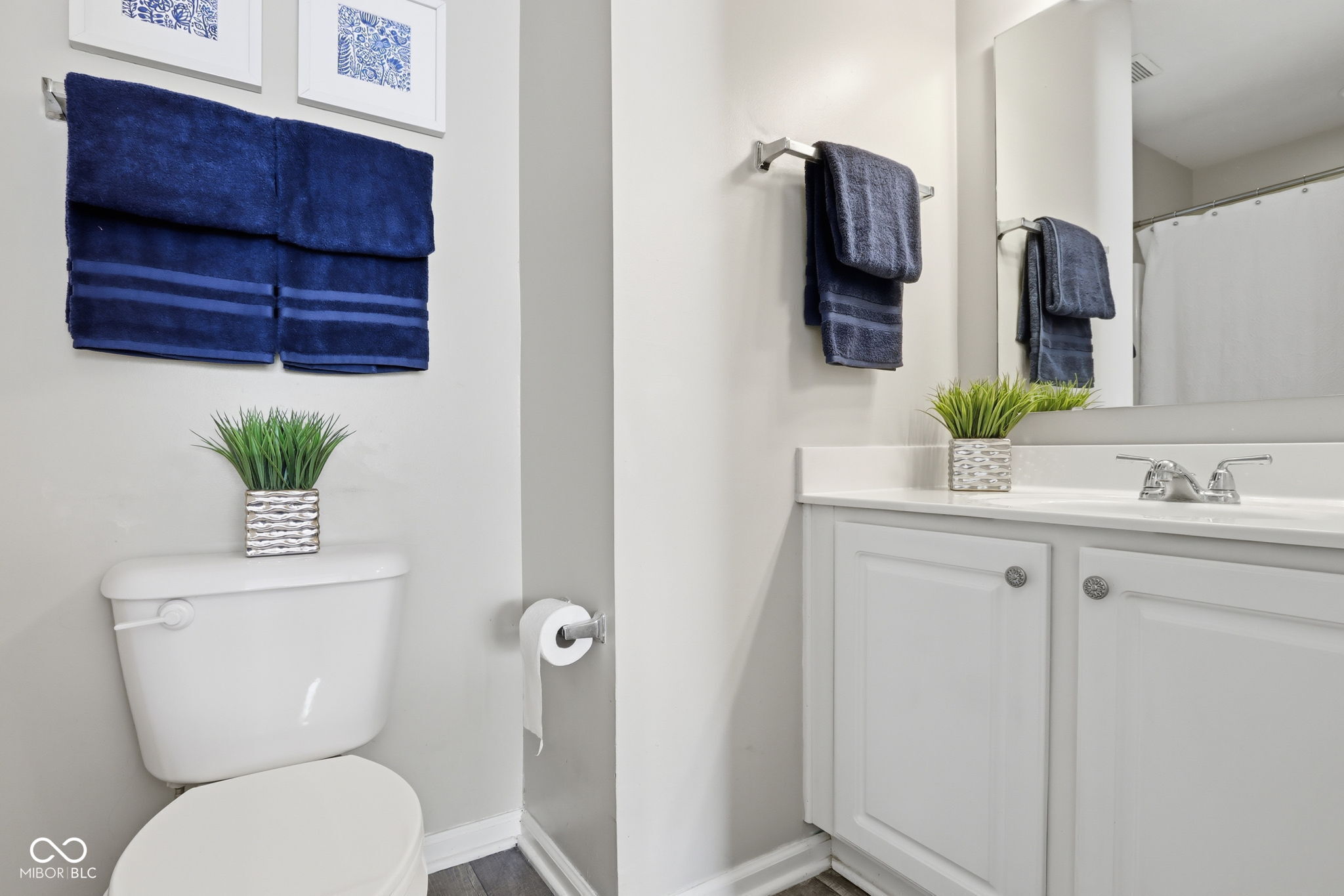 12814 Lamboll Street