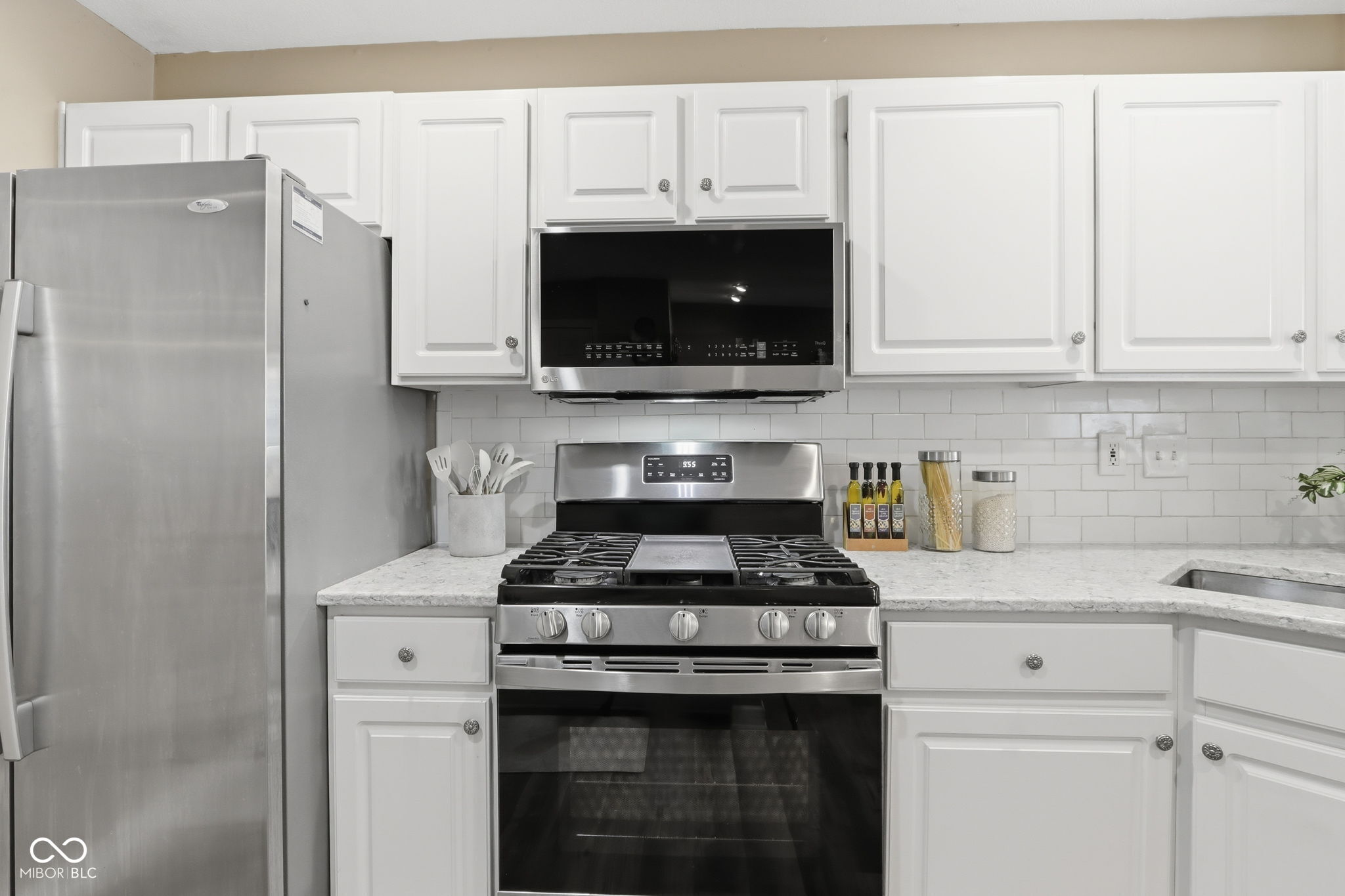 12814 Lamboll Street