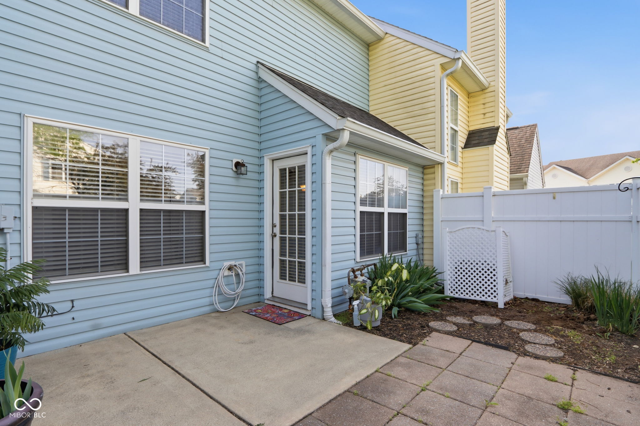 12814 Lamboll Street