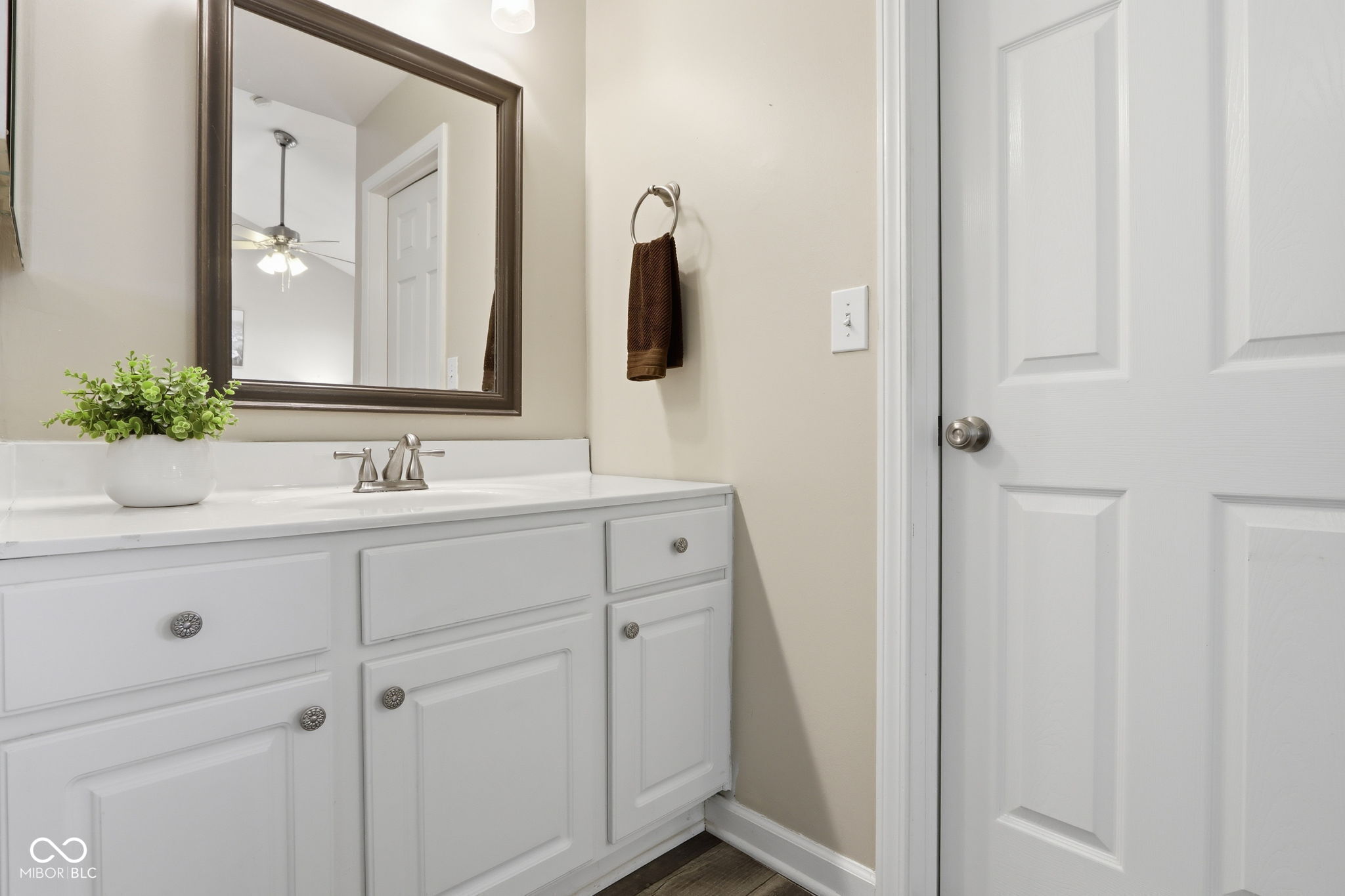 12814 Lamboll Street