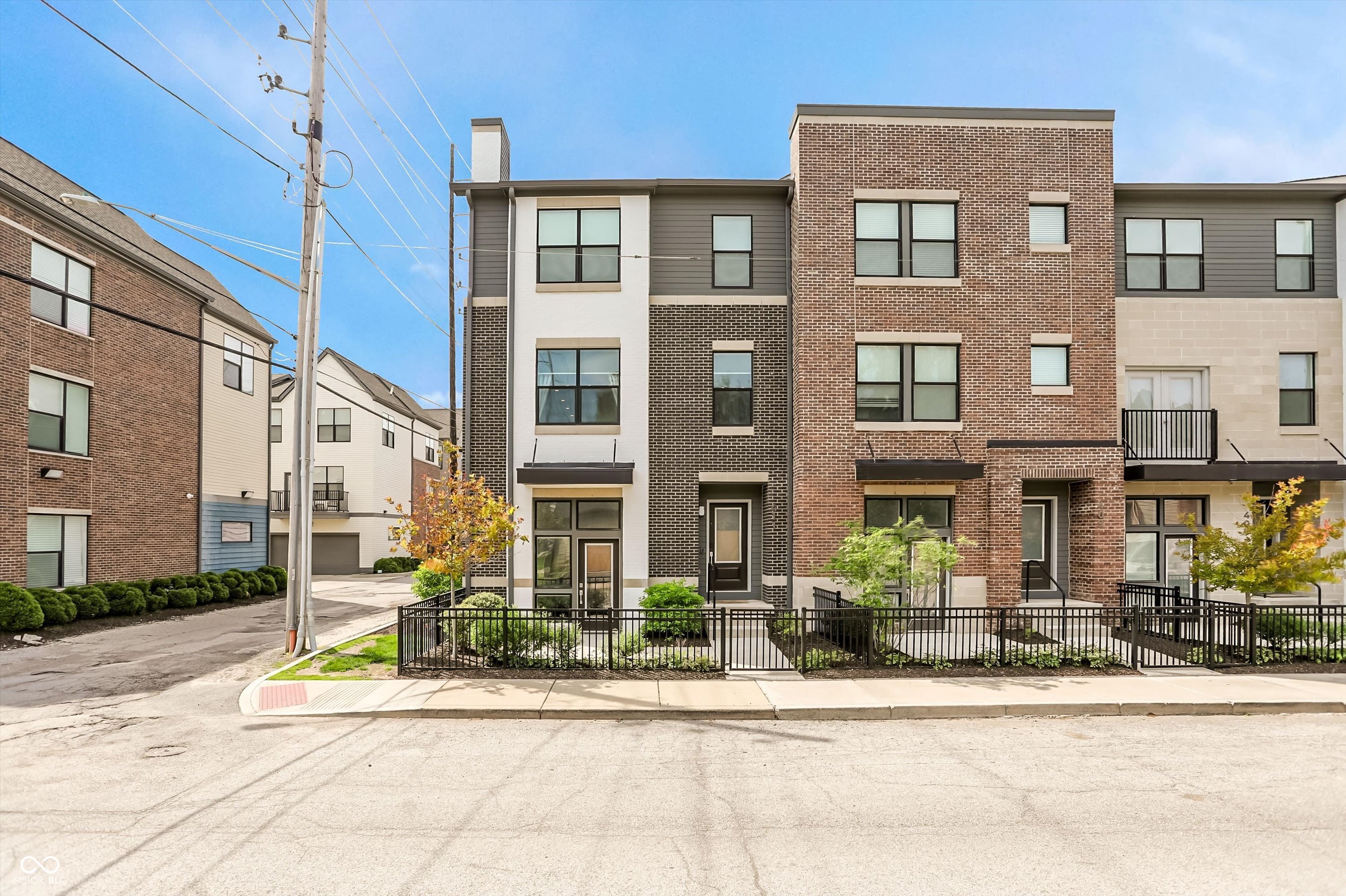 411 E 19th Street