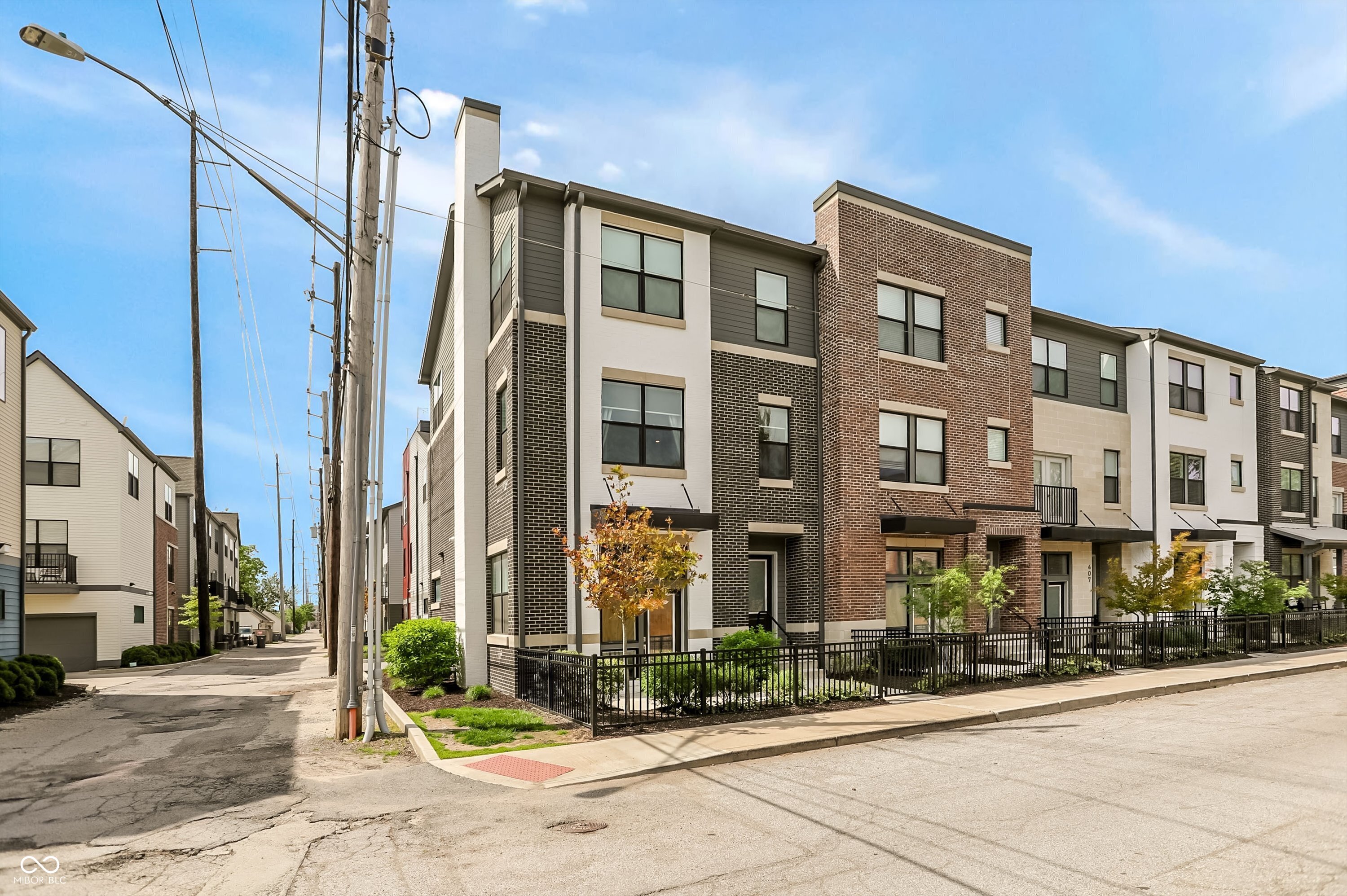 411 E 19th Street