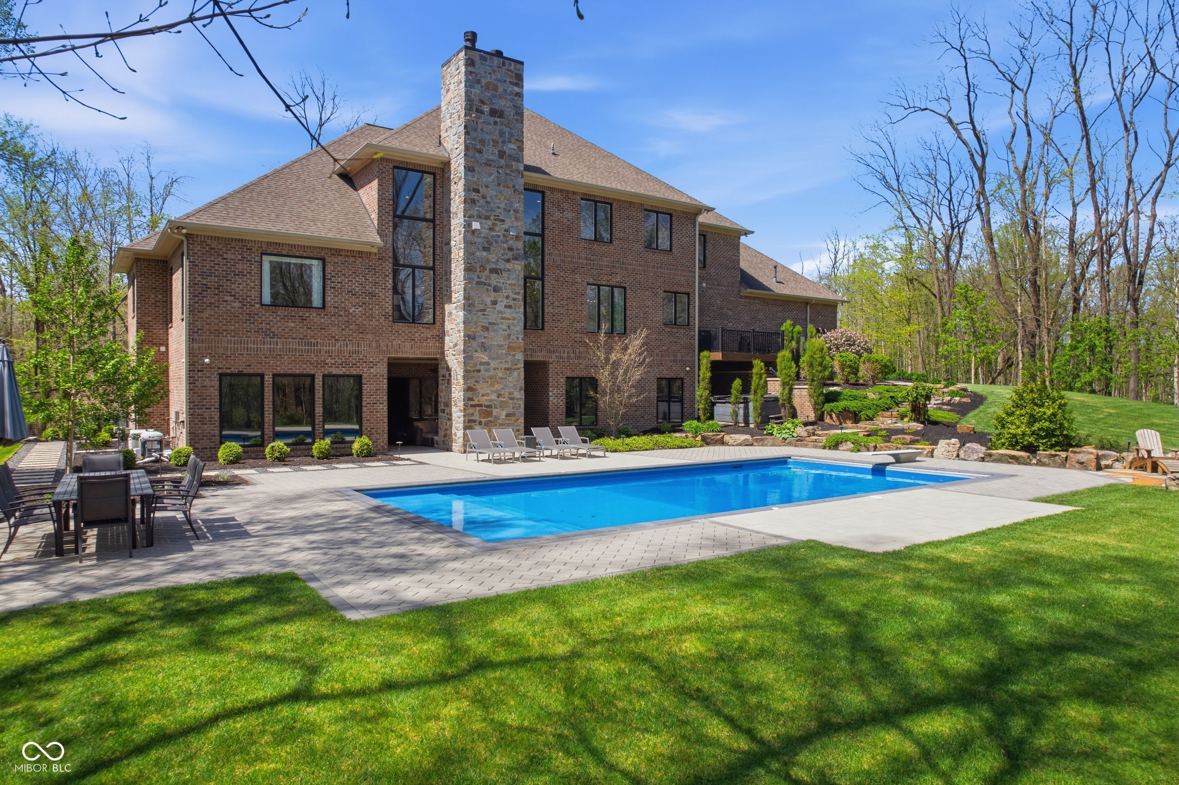 541 Macintosh Lane
