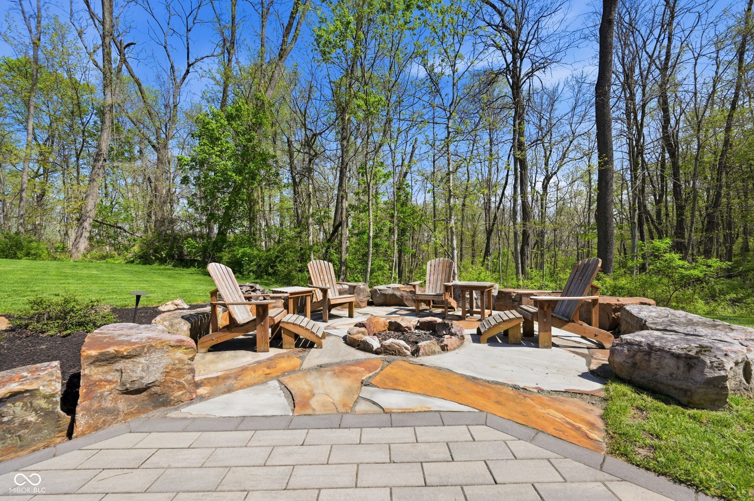 541 Macintosh Lane