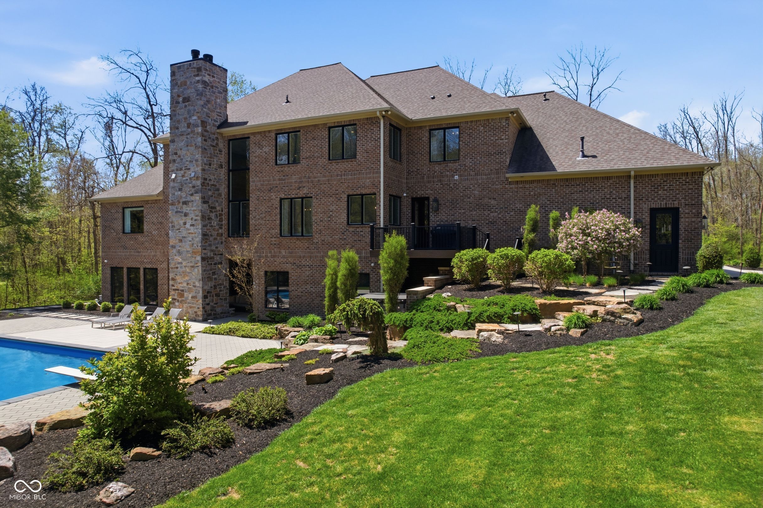 541 Macintosh Lane