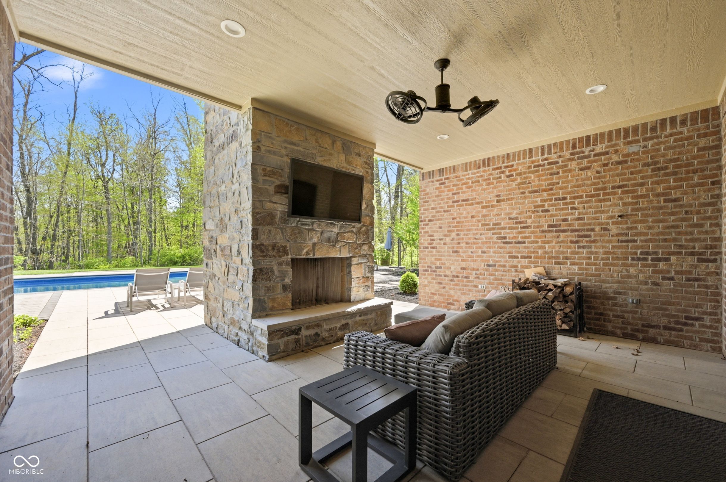 541 Macintosh Lane