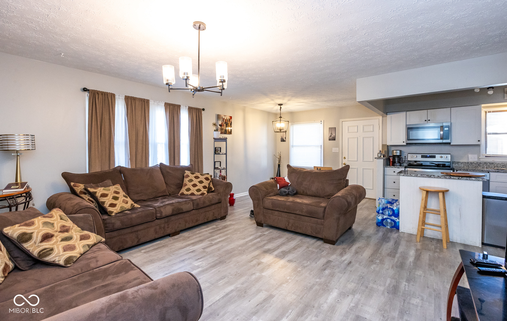 8201 Old Farm Lane