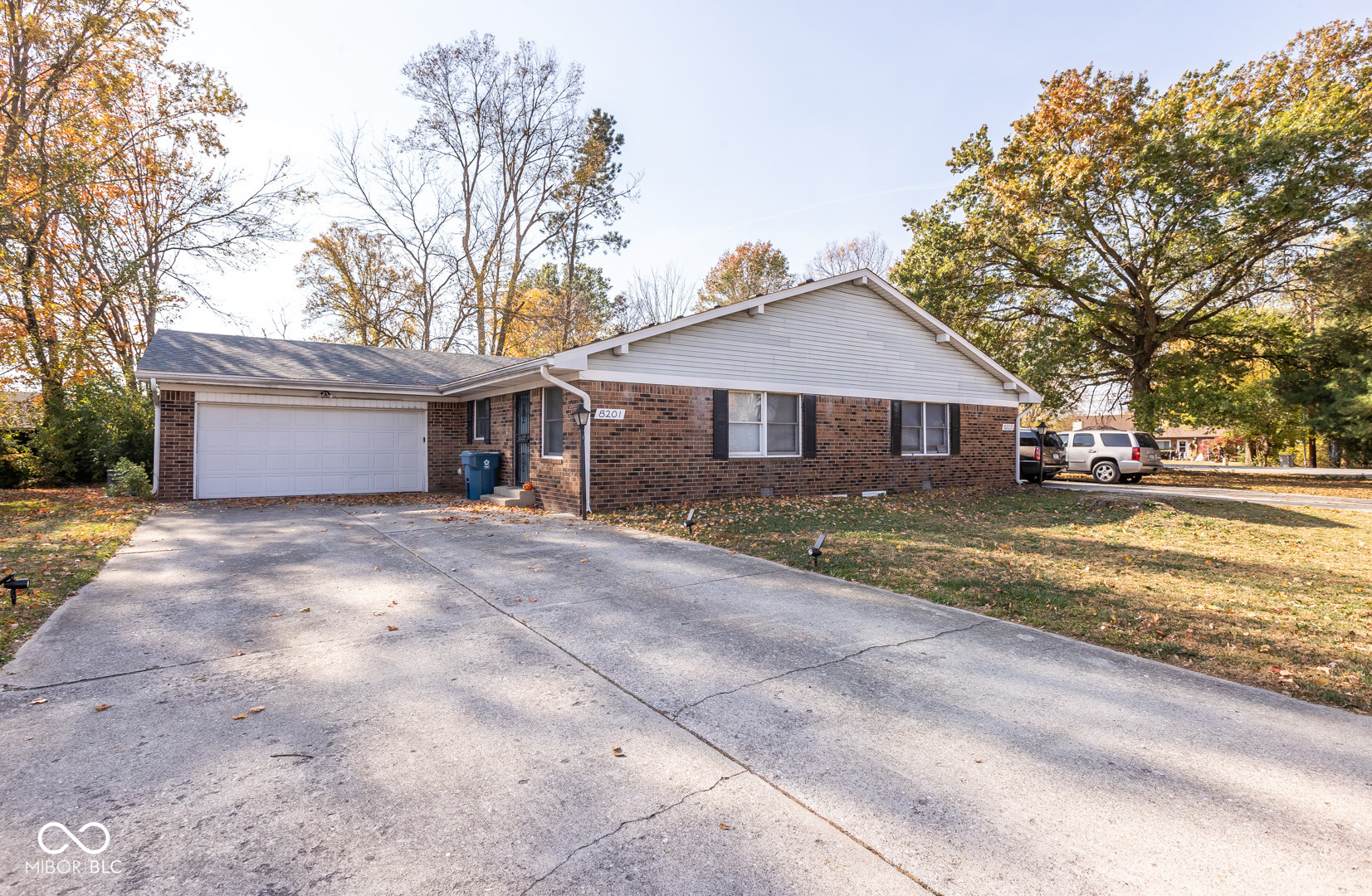 8201 Old Farm Lane