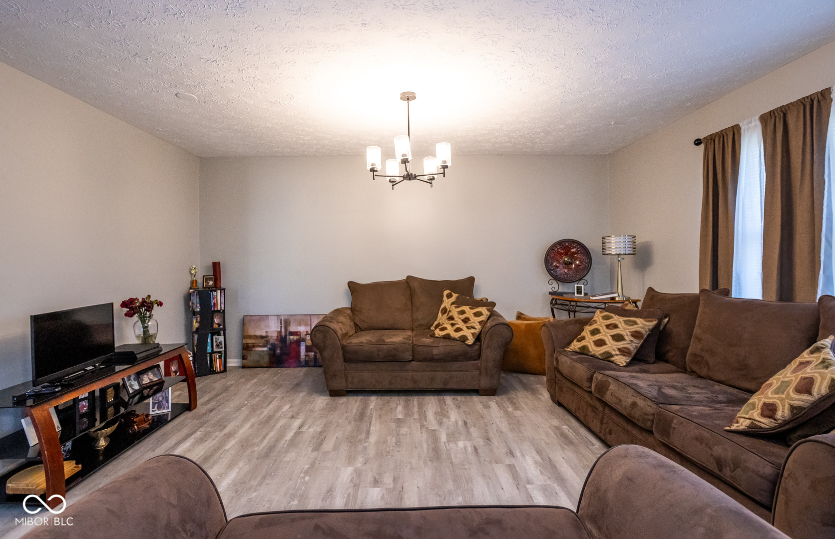 8201 Old Farm Lane