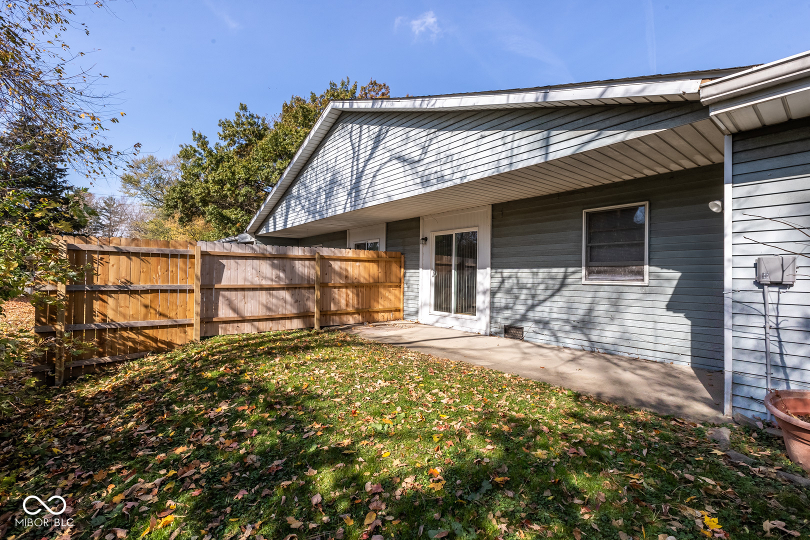 8201 Old Farm Lane