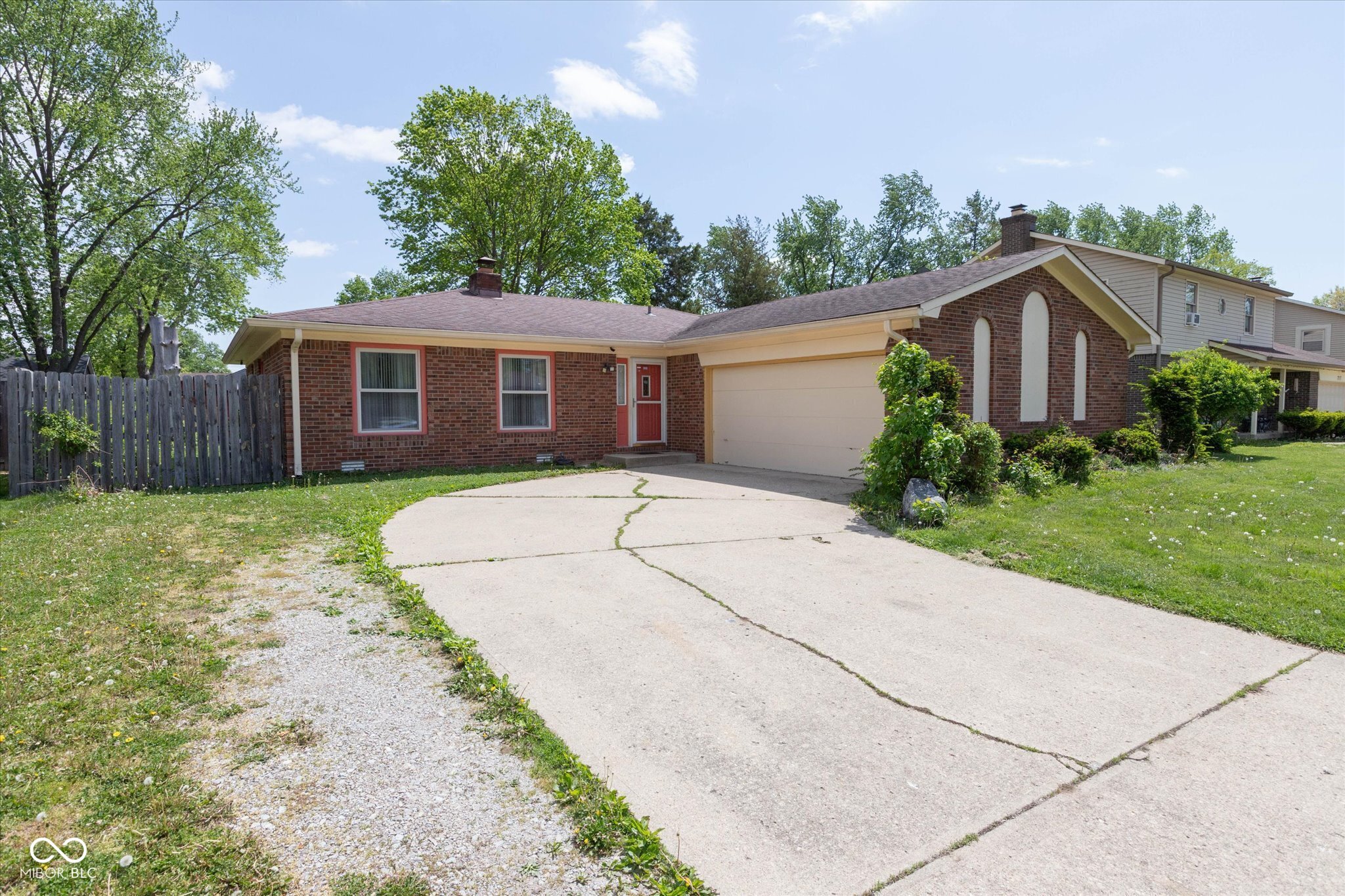 709 Summitcrest Drive