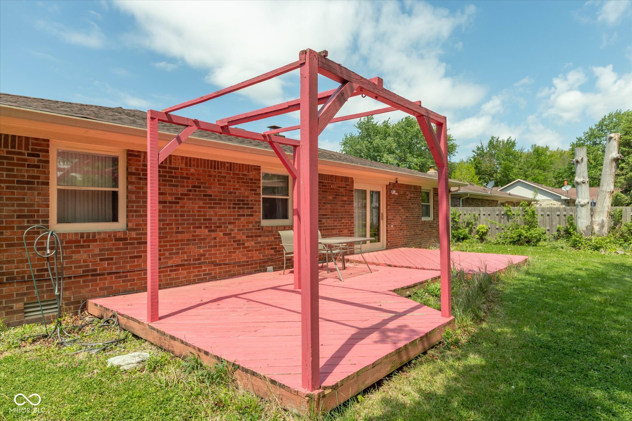 709 Summitcrest Drive
