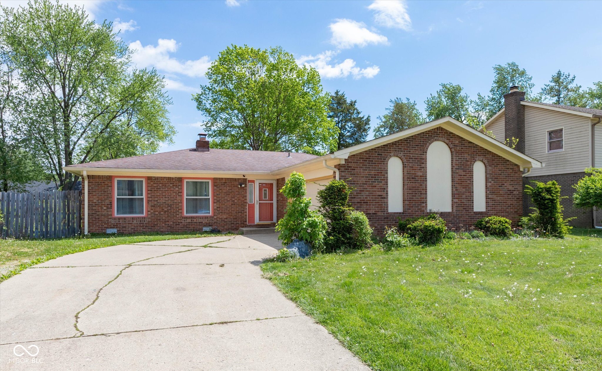 709 Summitcrest Drive