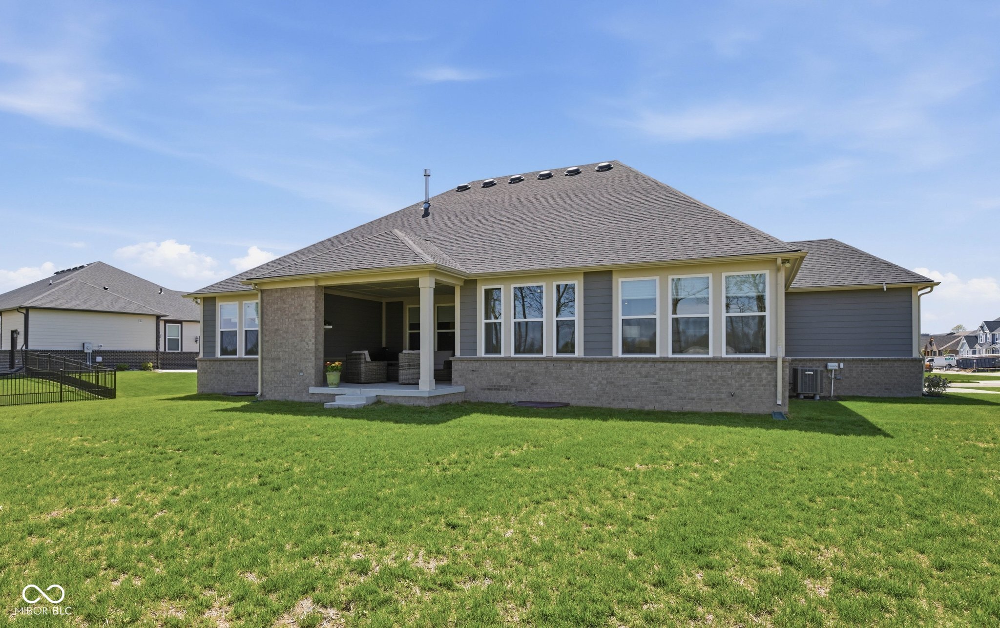 9381 Coopers Lane