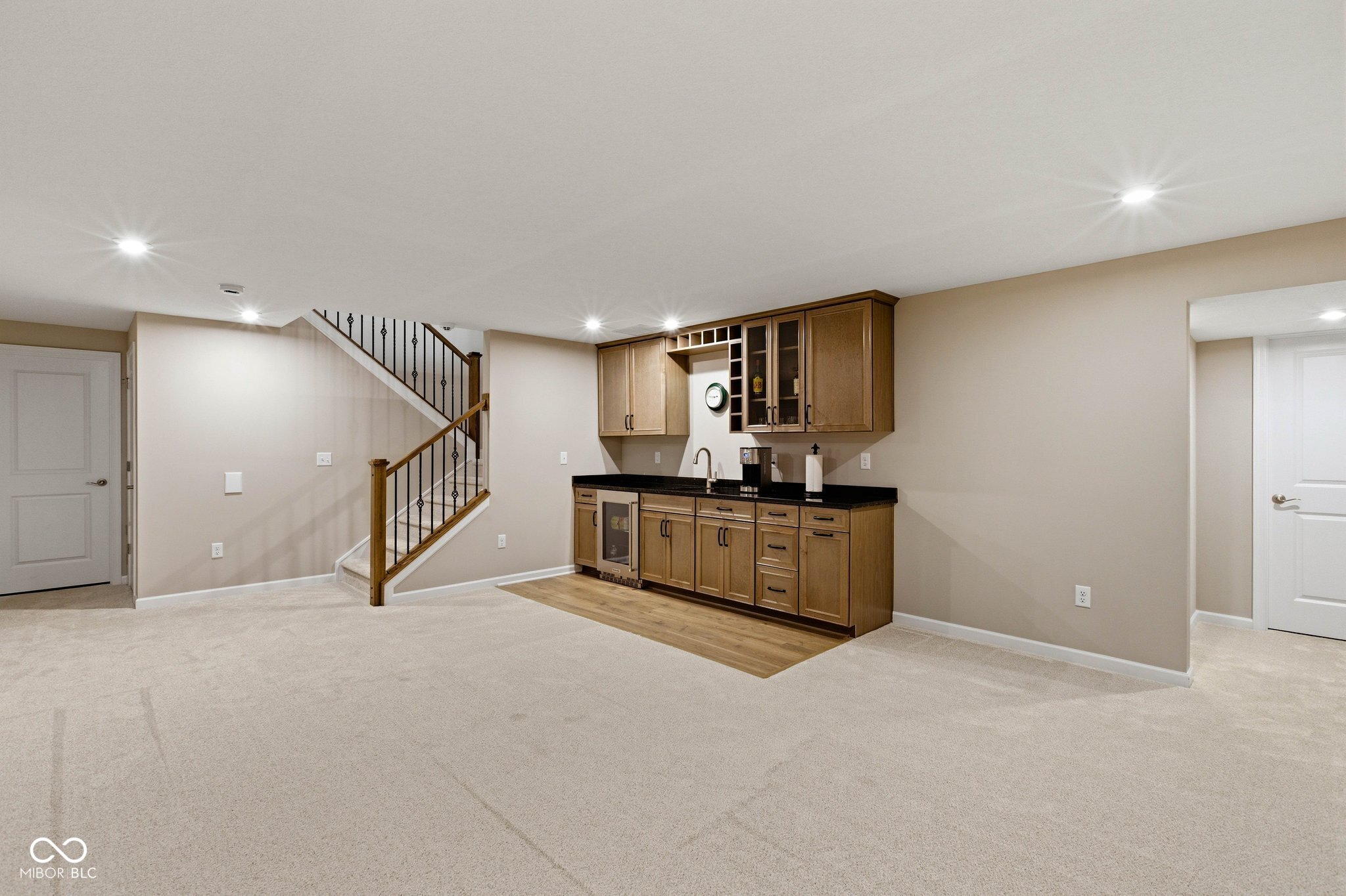 9381 Coopers Lane
