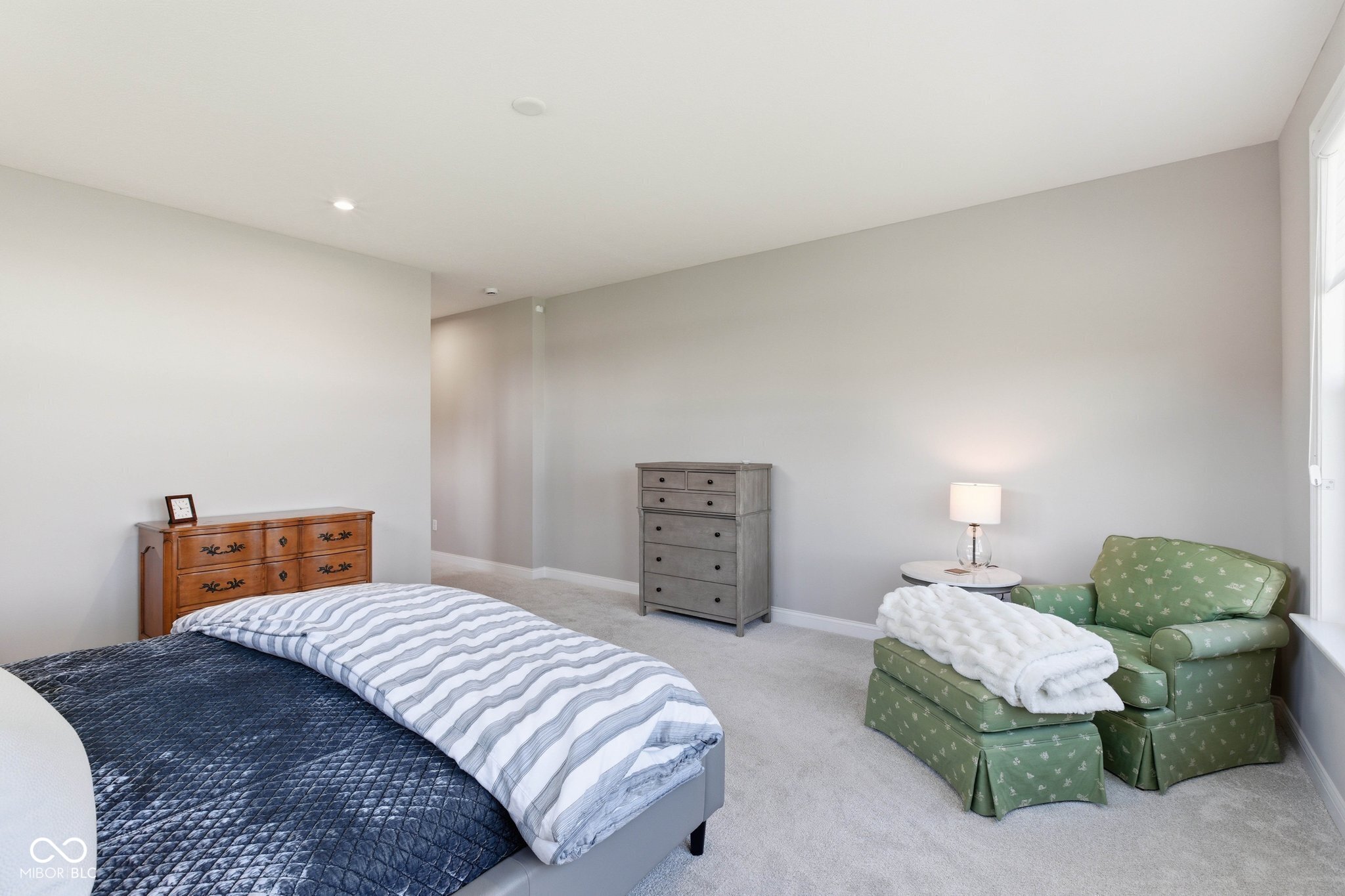9381 Coopers Lane
