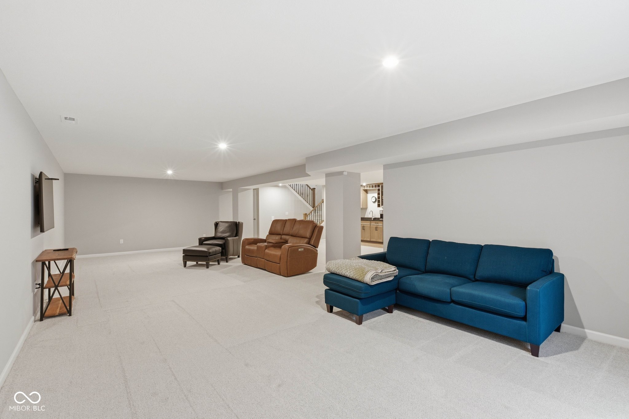 9381 Coopers Lane