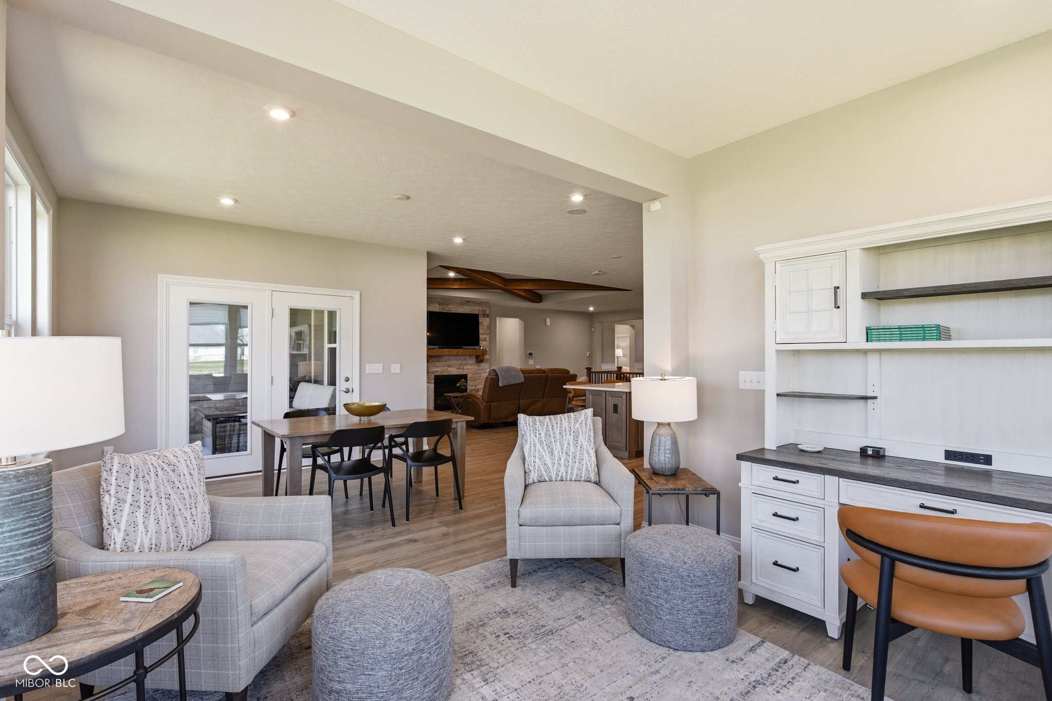 9381 Coopers Lane