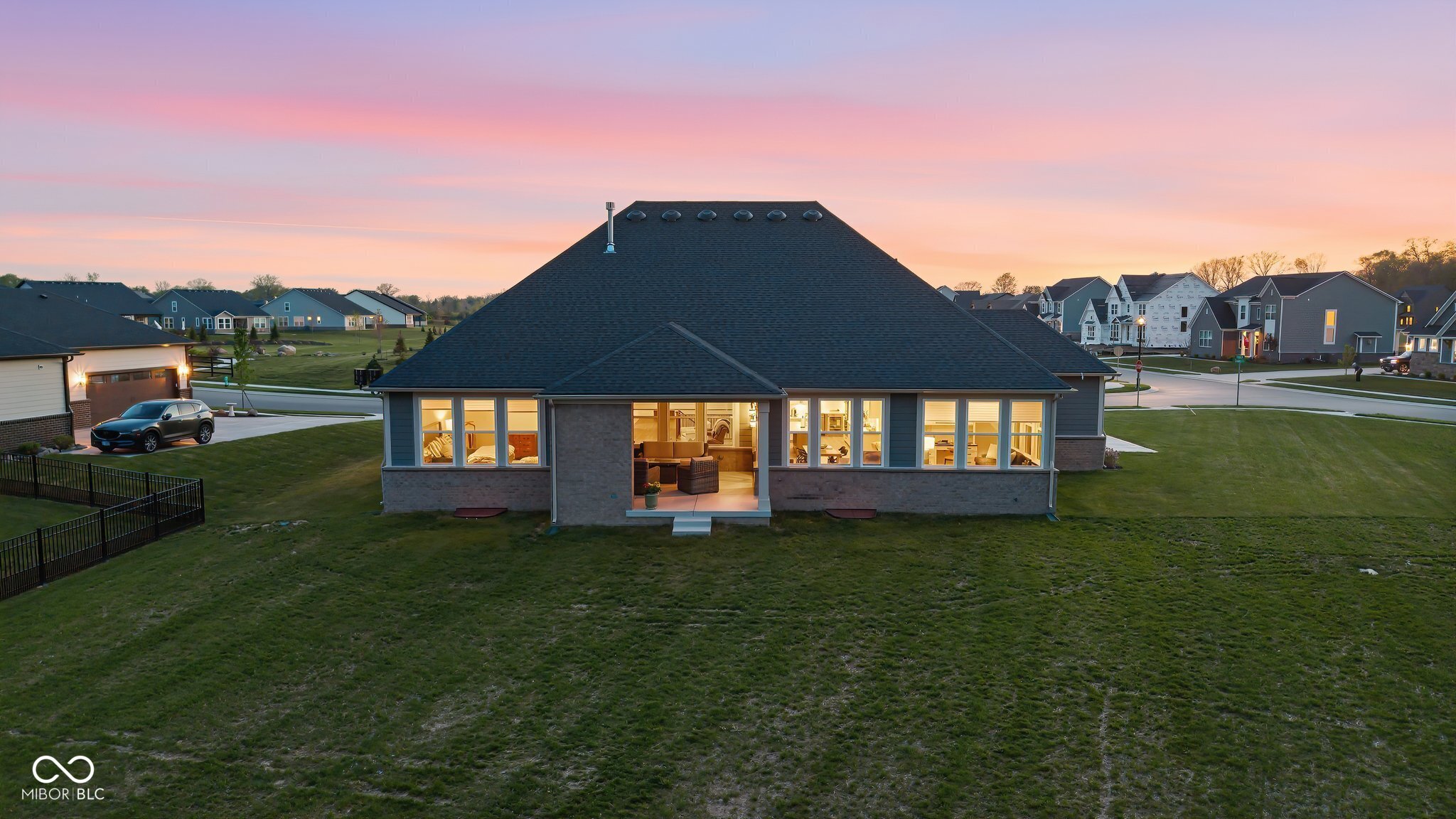 9381 Coopers Lane