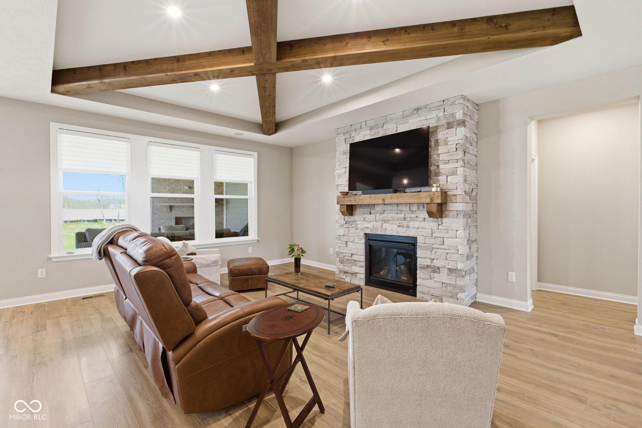 9381 Coopers Lane
