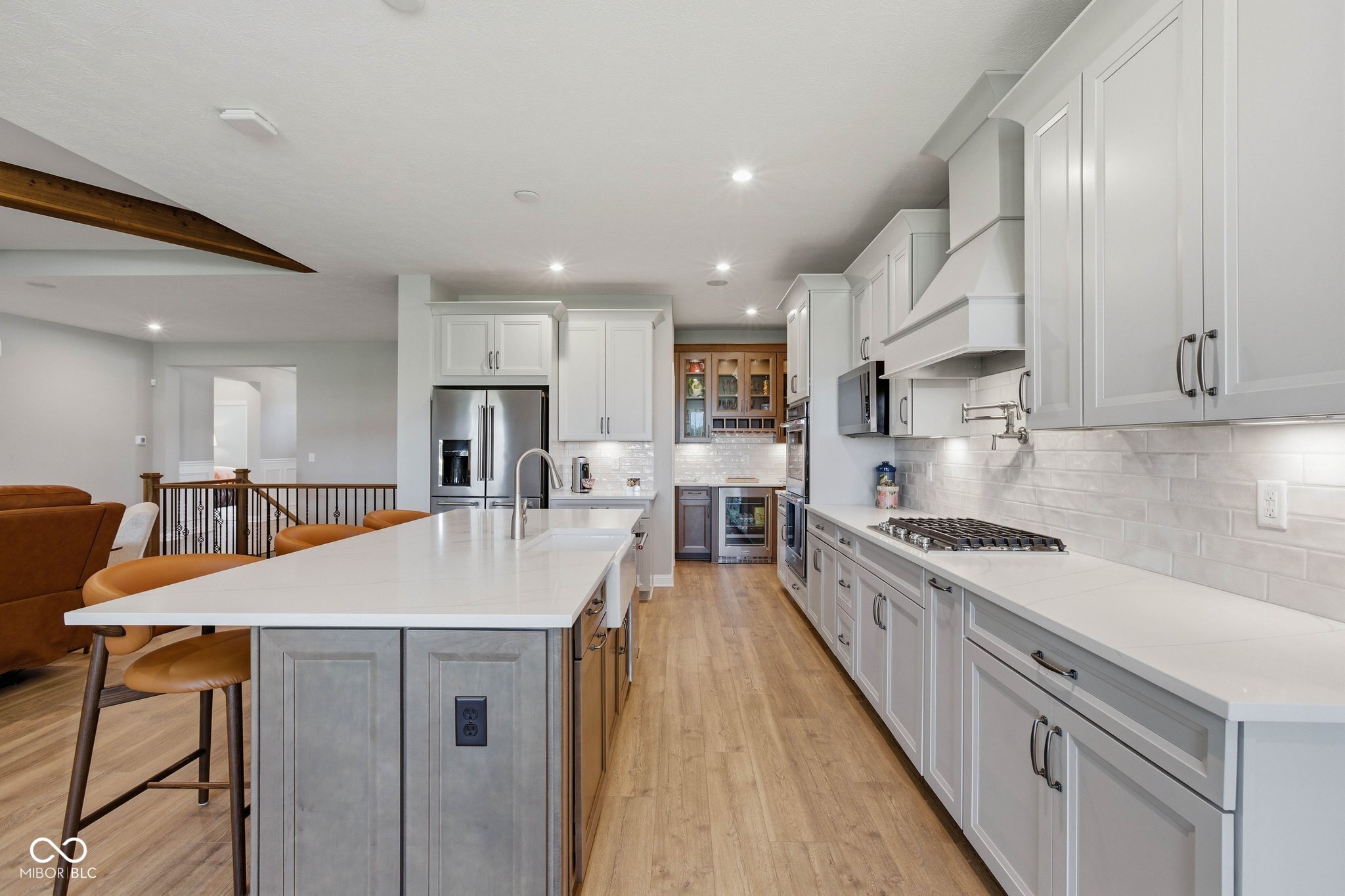 9381 Coopers Lane