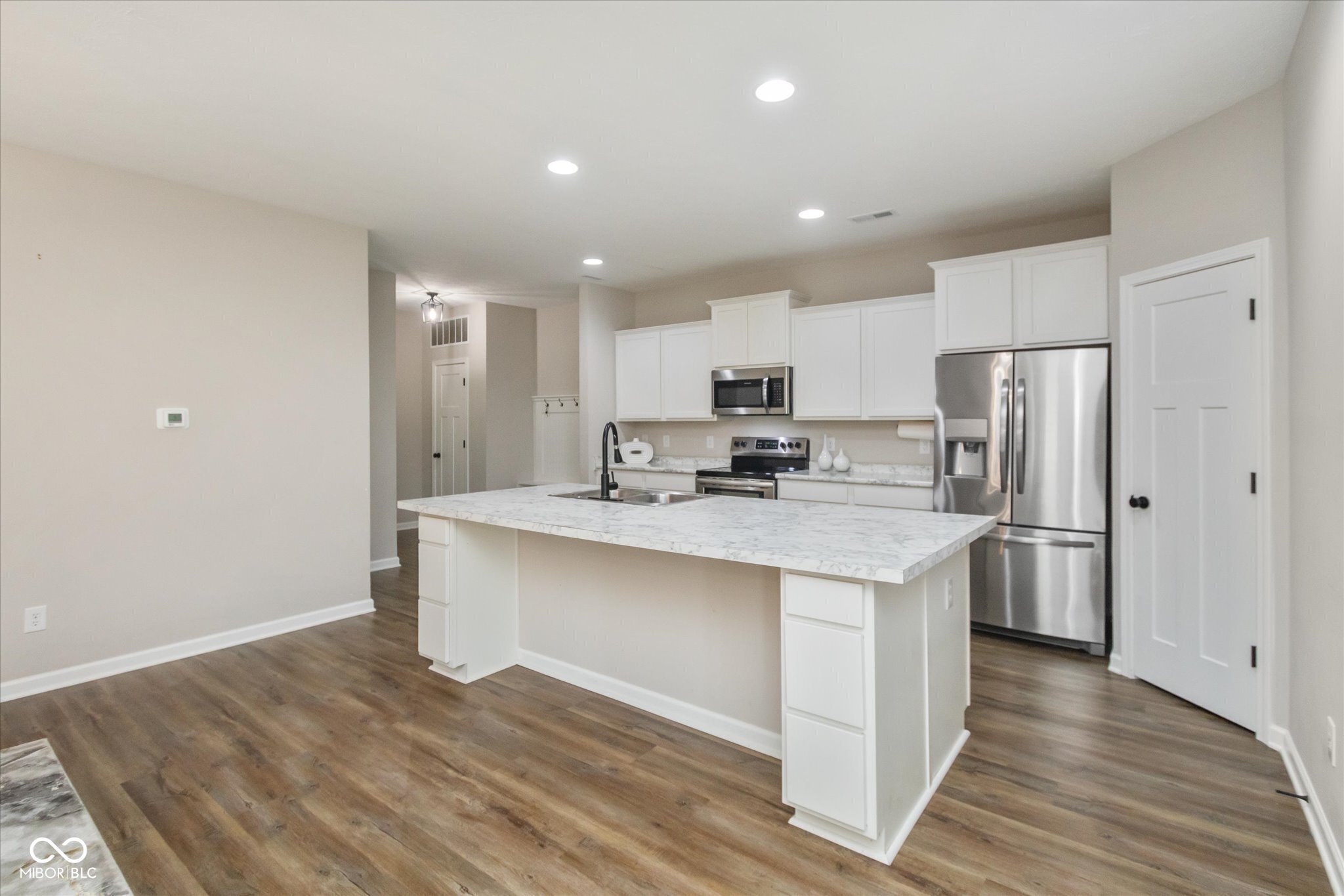 7228 Lockford Walk N