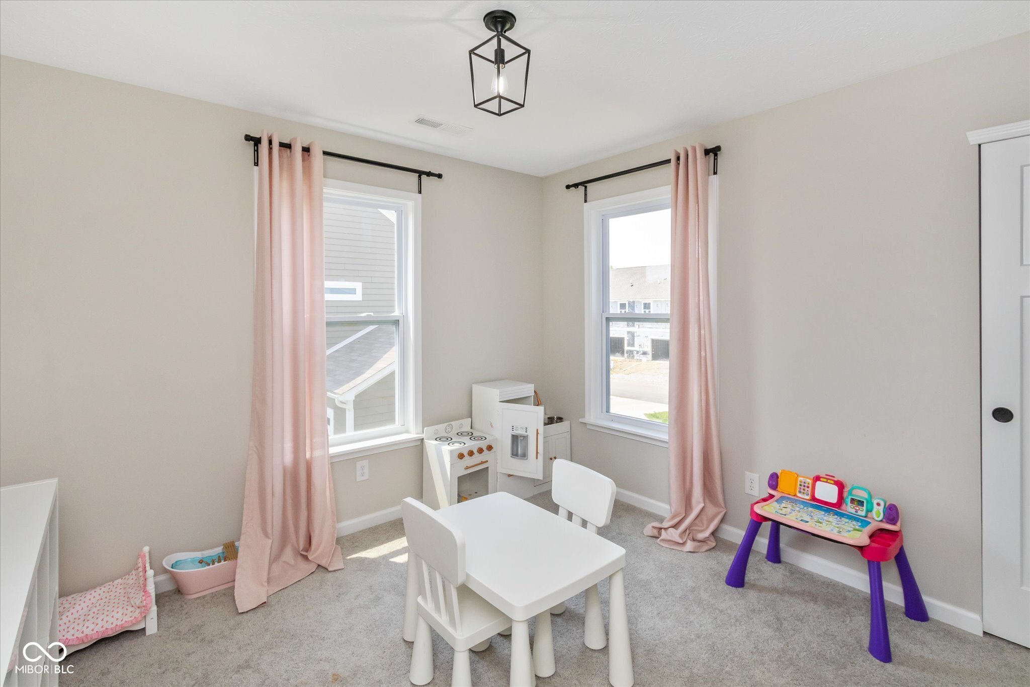 7228 Lockford Walk N