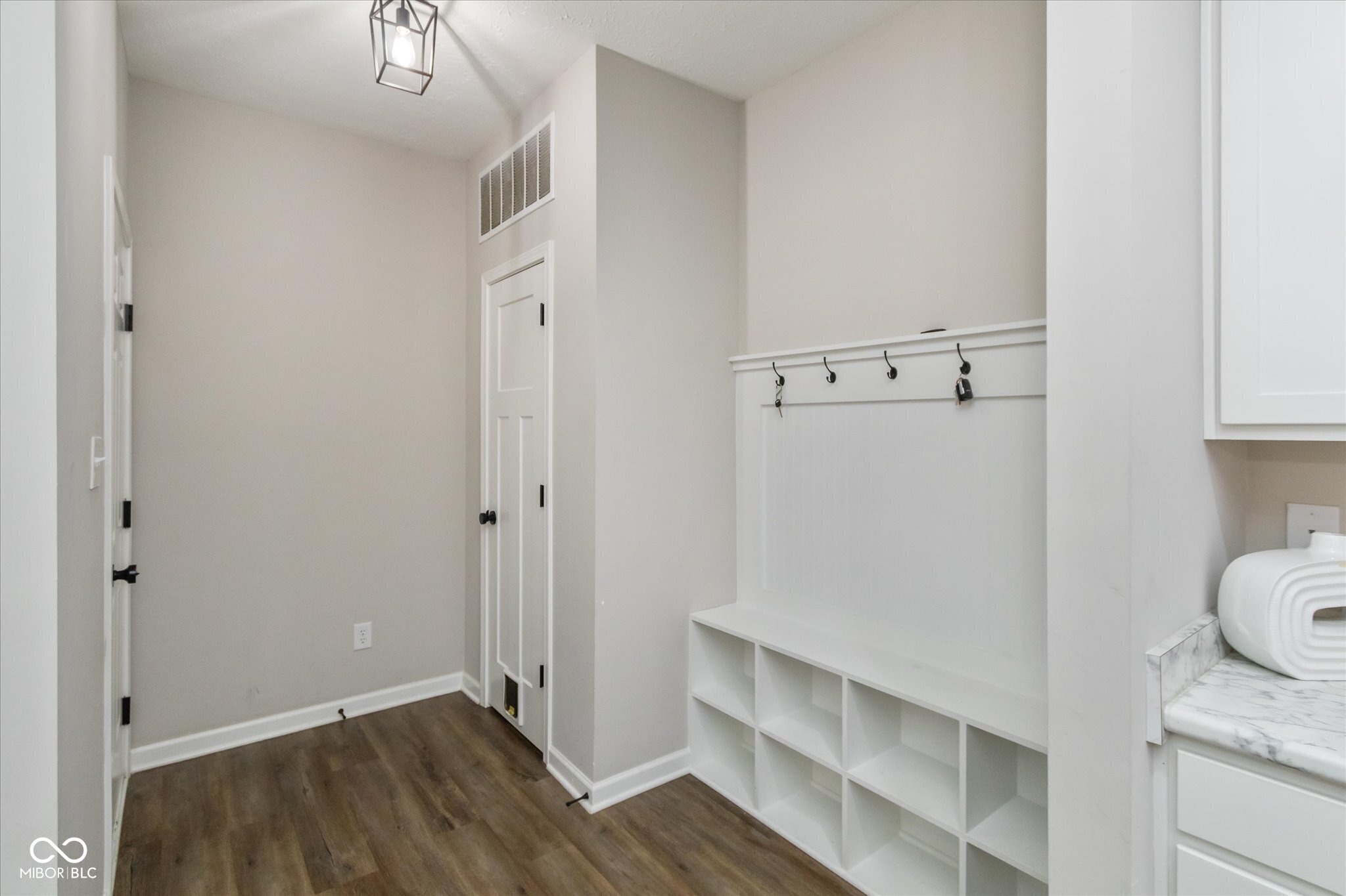 7228 Lockford Walk N