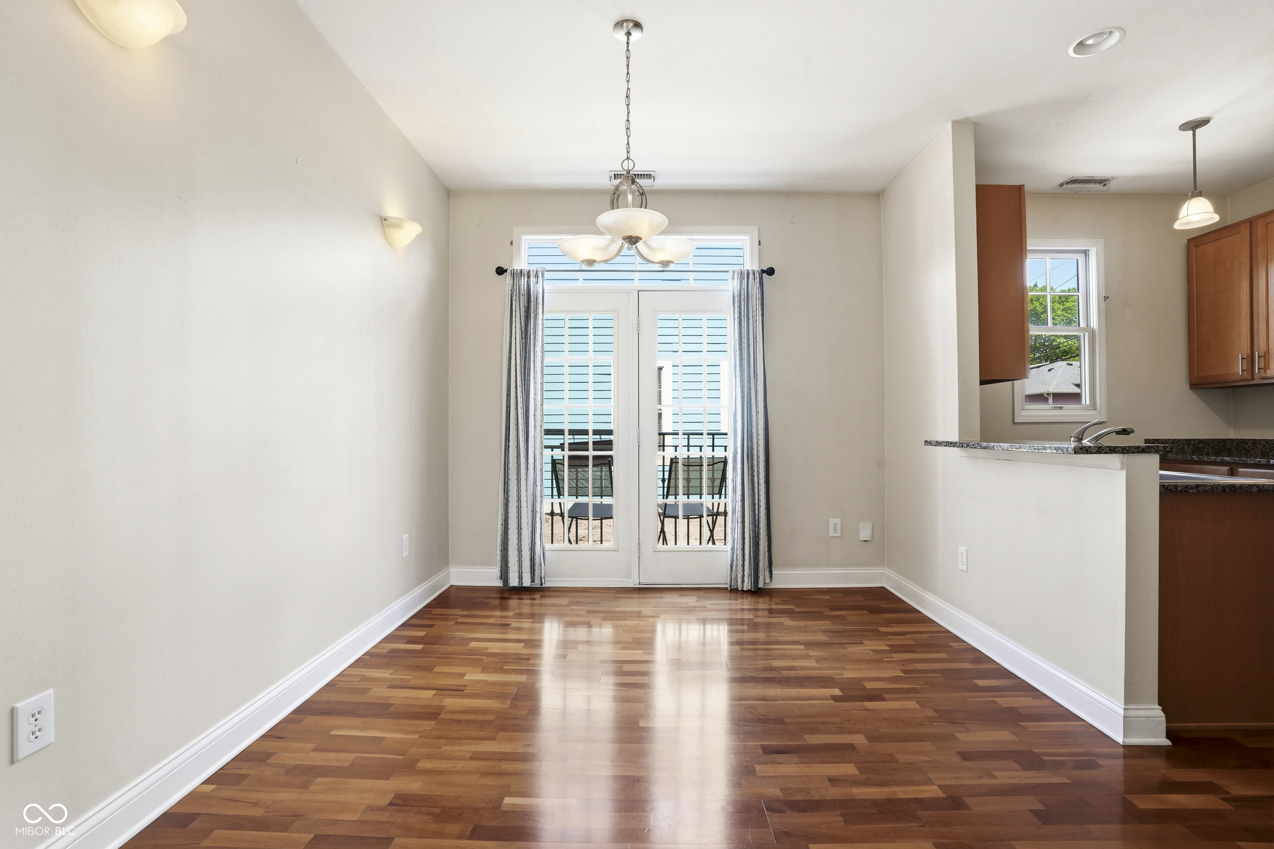 308 E 10th Street
