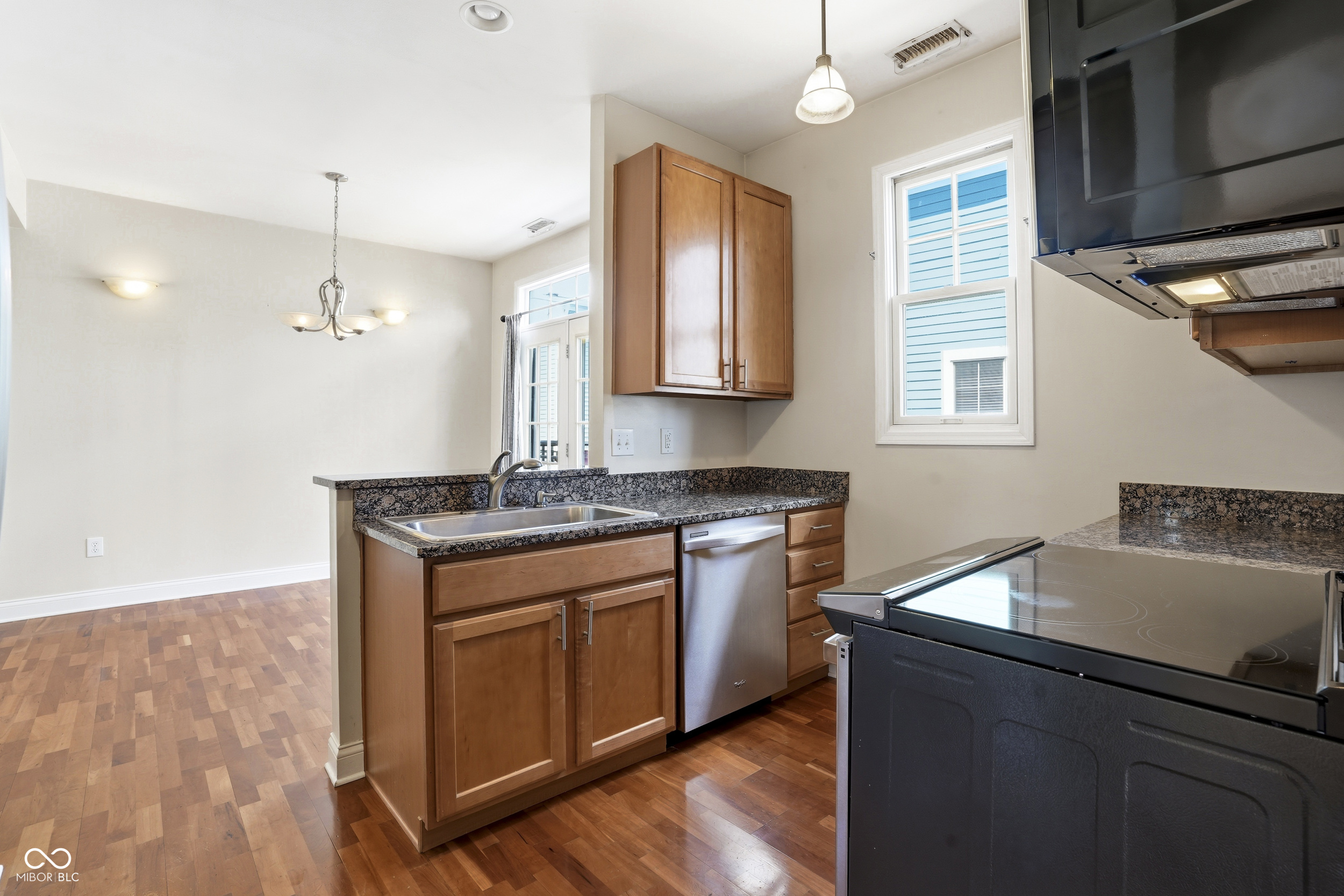 308 E 10th Street