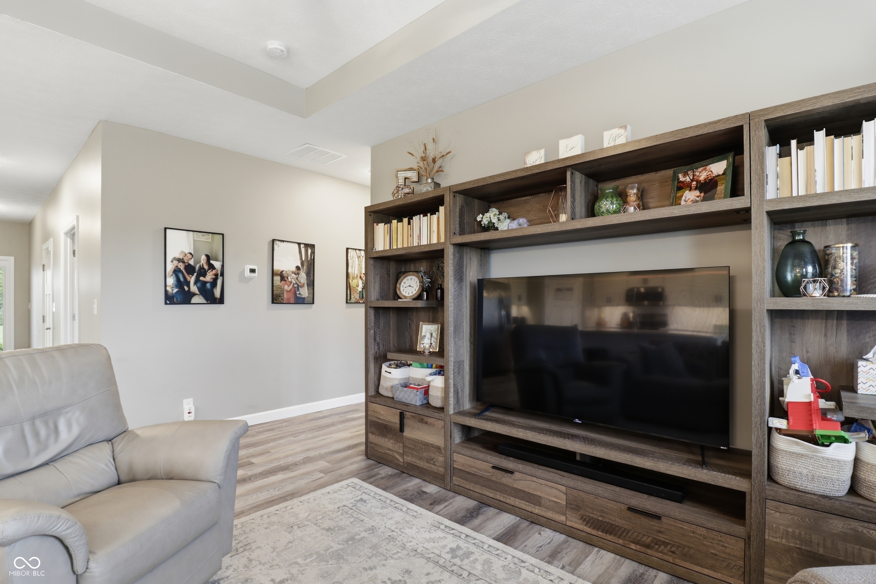 317 E Quail Drive