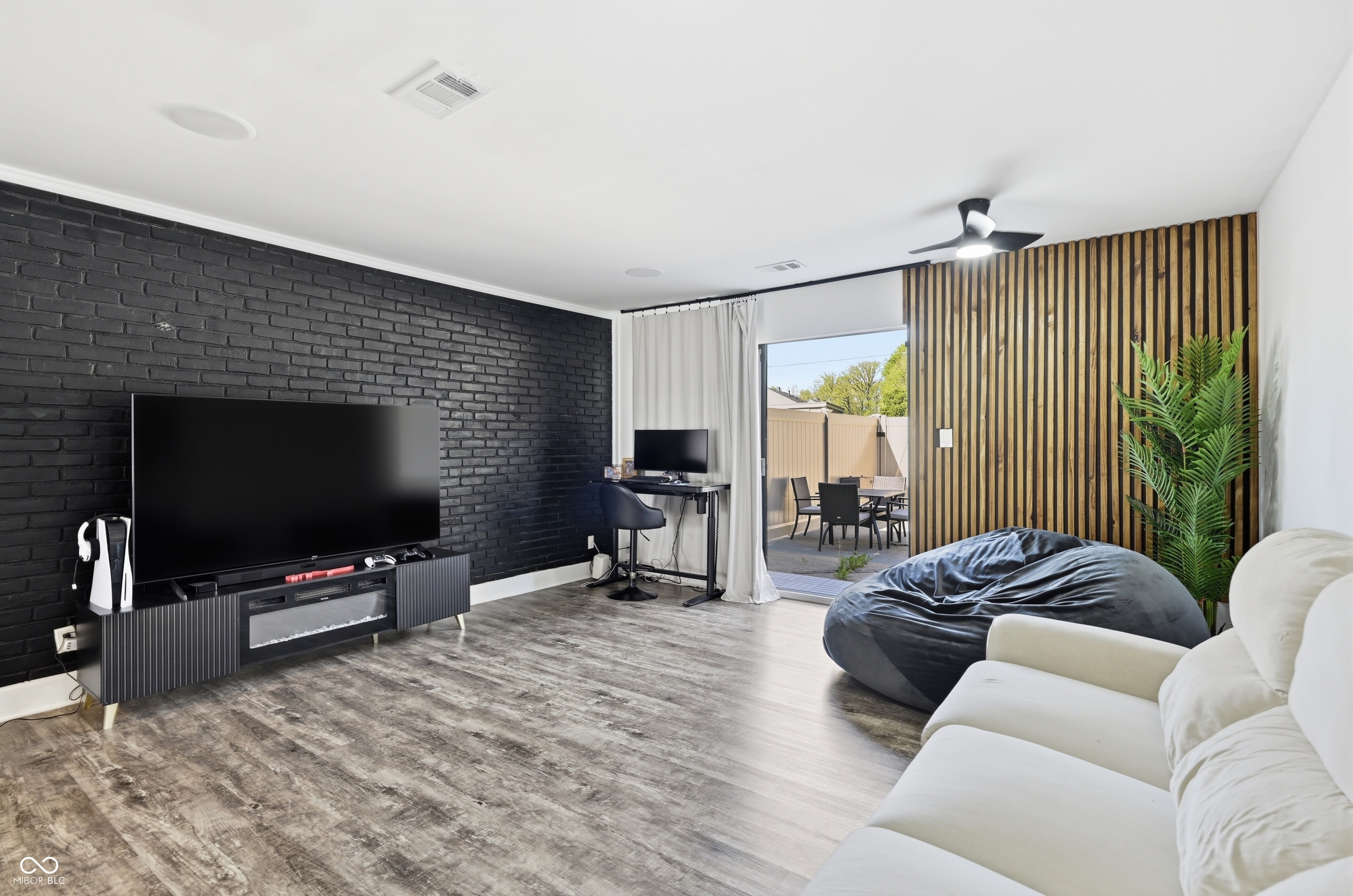 7476 Country Brook Drive